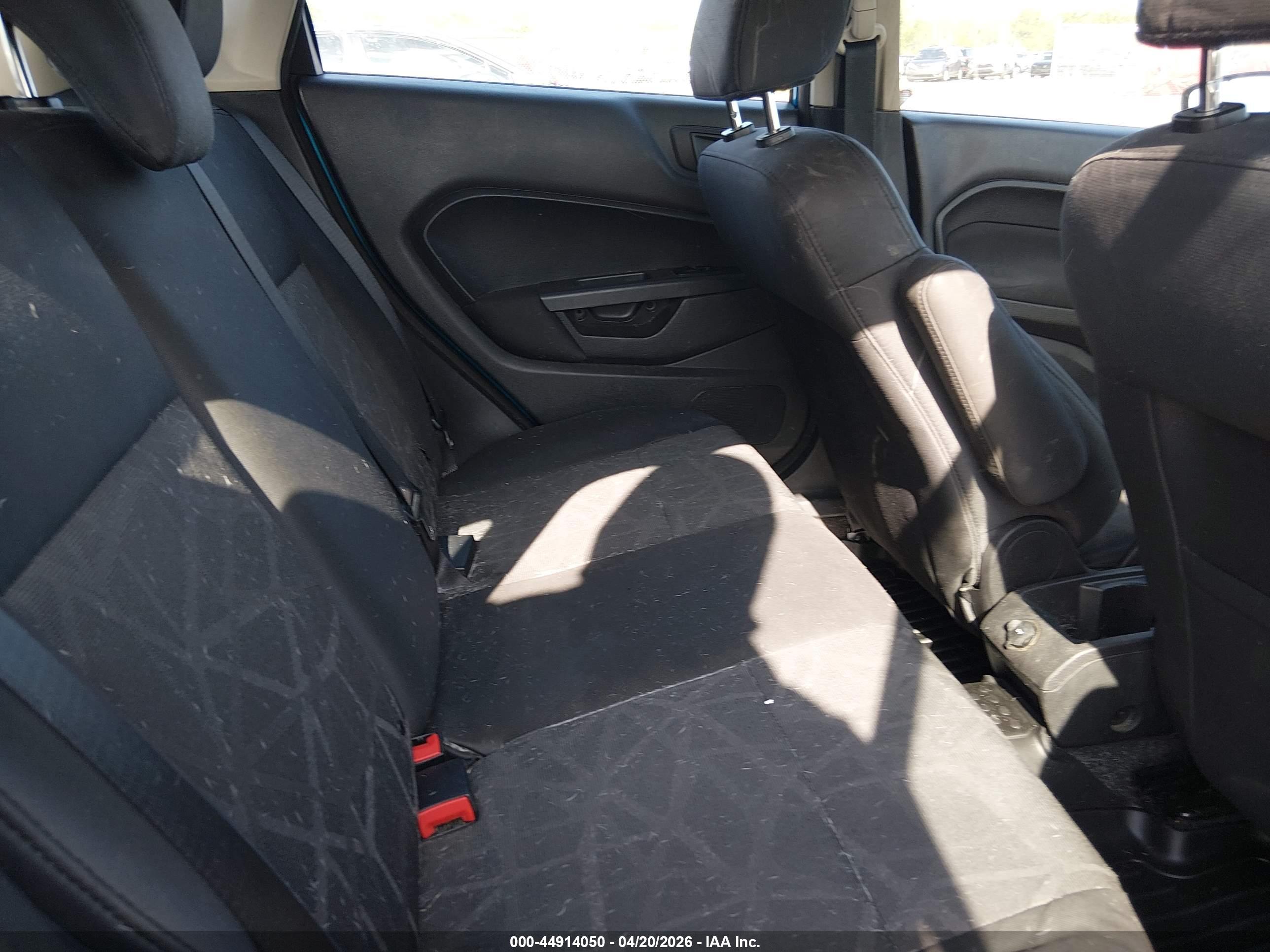FORD FIESTA image 8