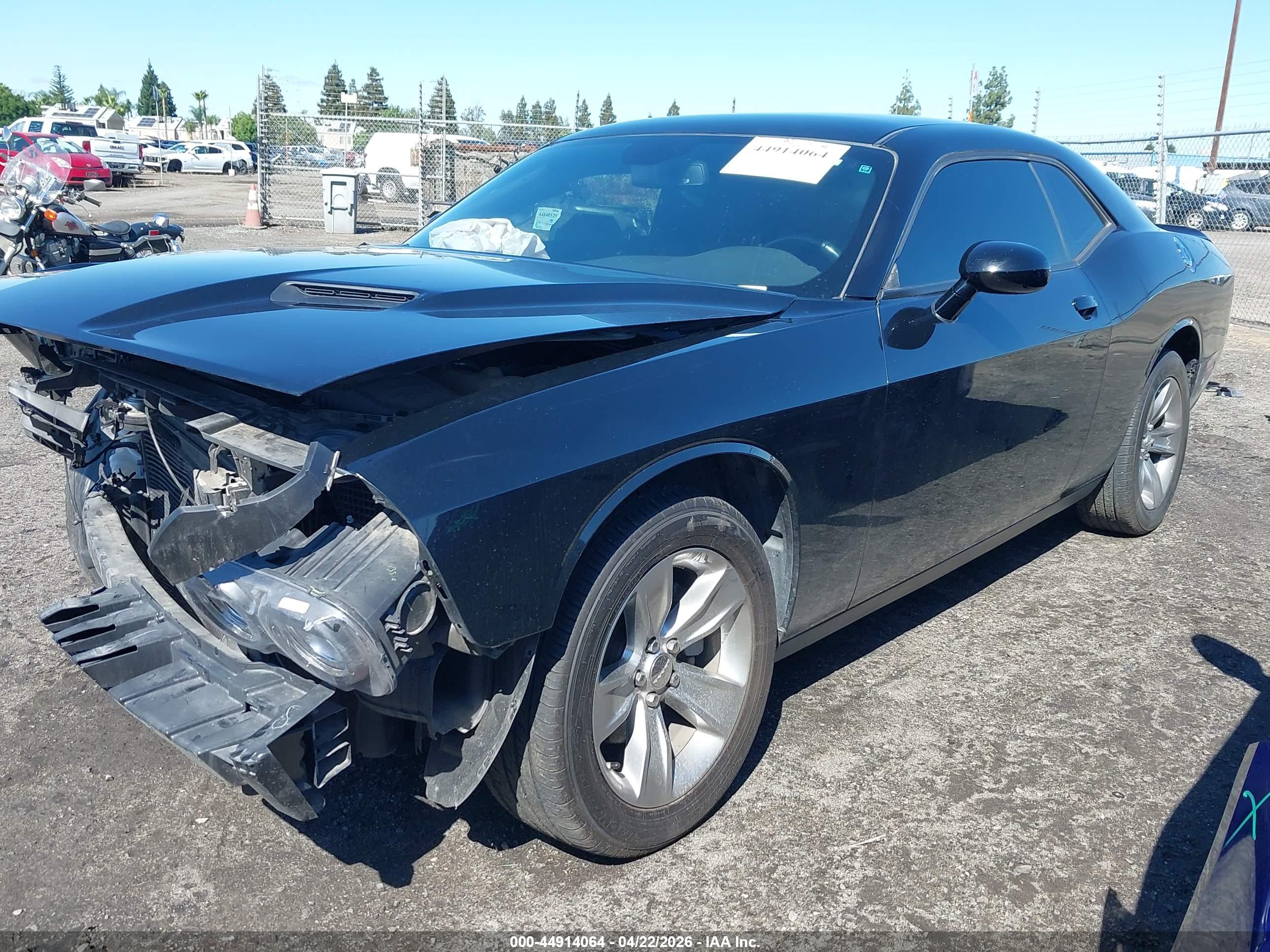 DODGE CHALLENGER image 2