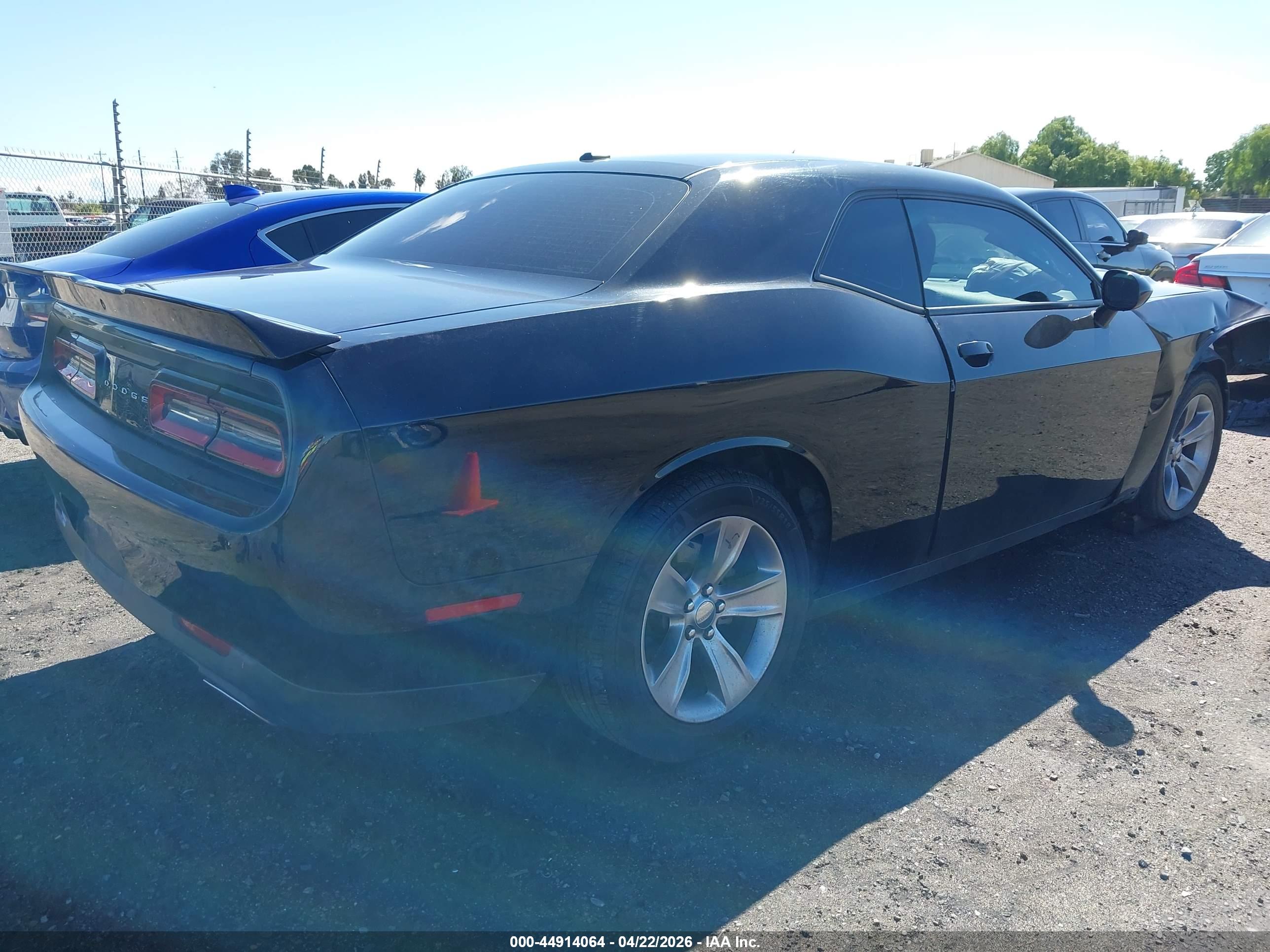 DODGE CHALLENGER image 4