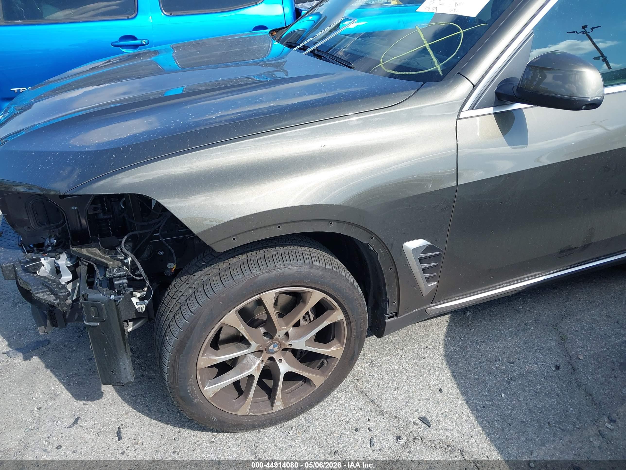 BMW X5 image 2