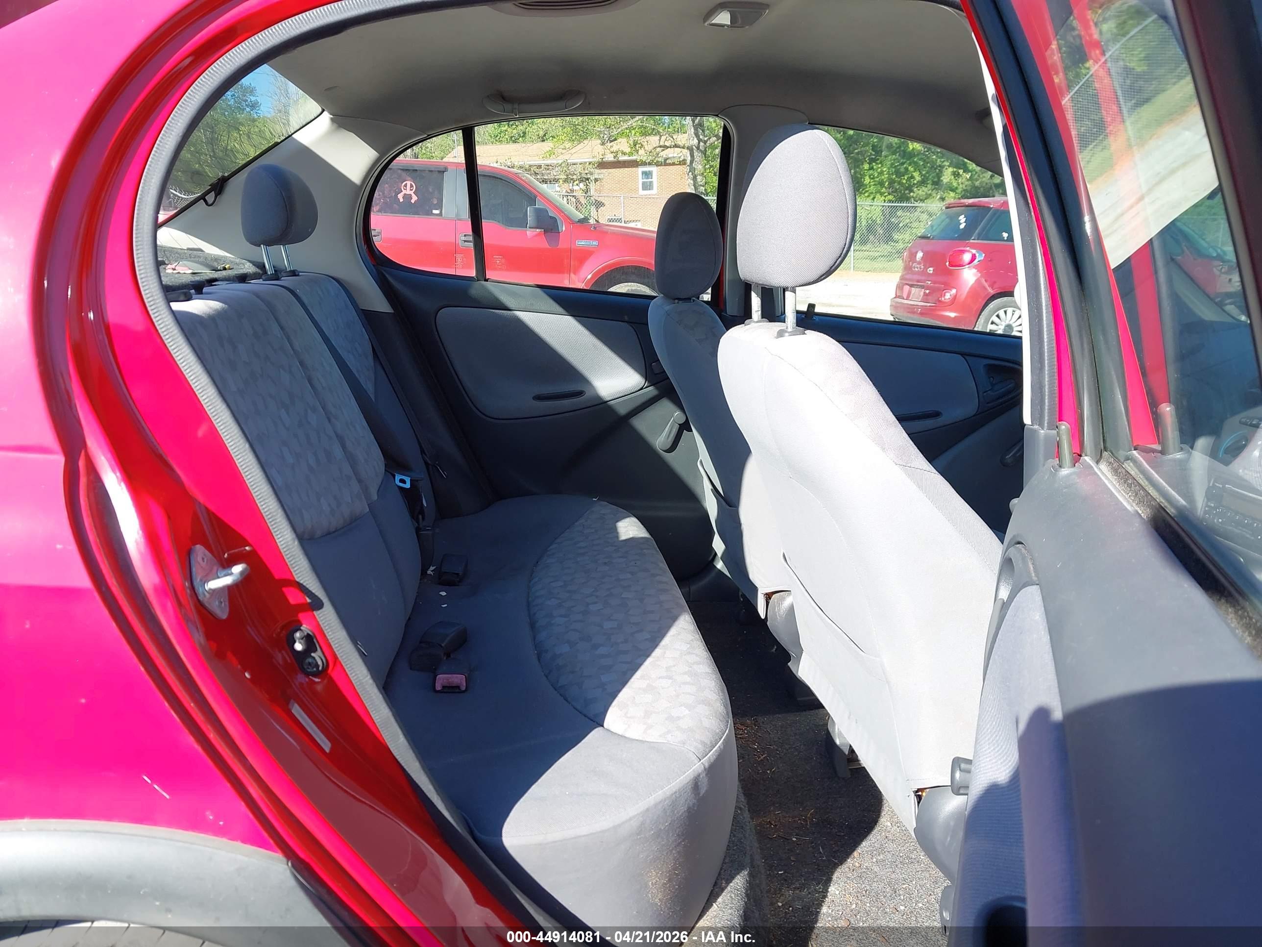 TOYOTA ECHO image 8