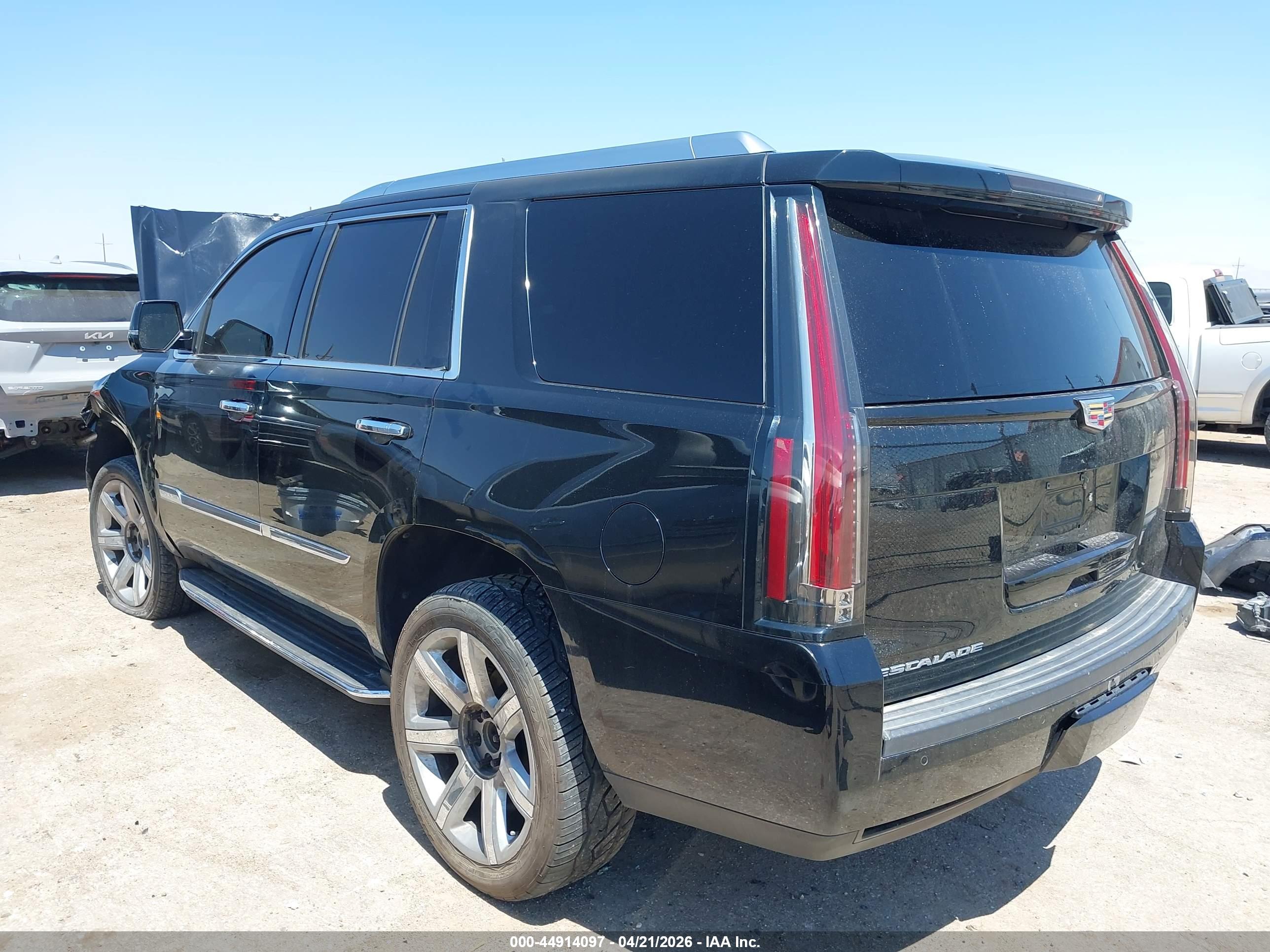 CADILLAC ESCALADE image 3