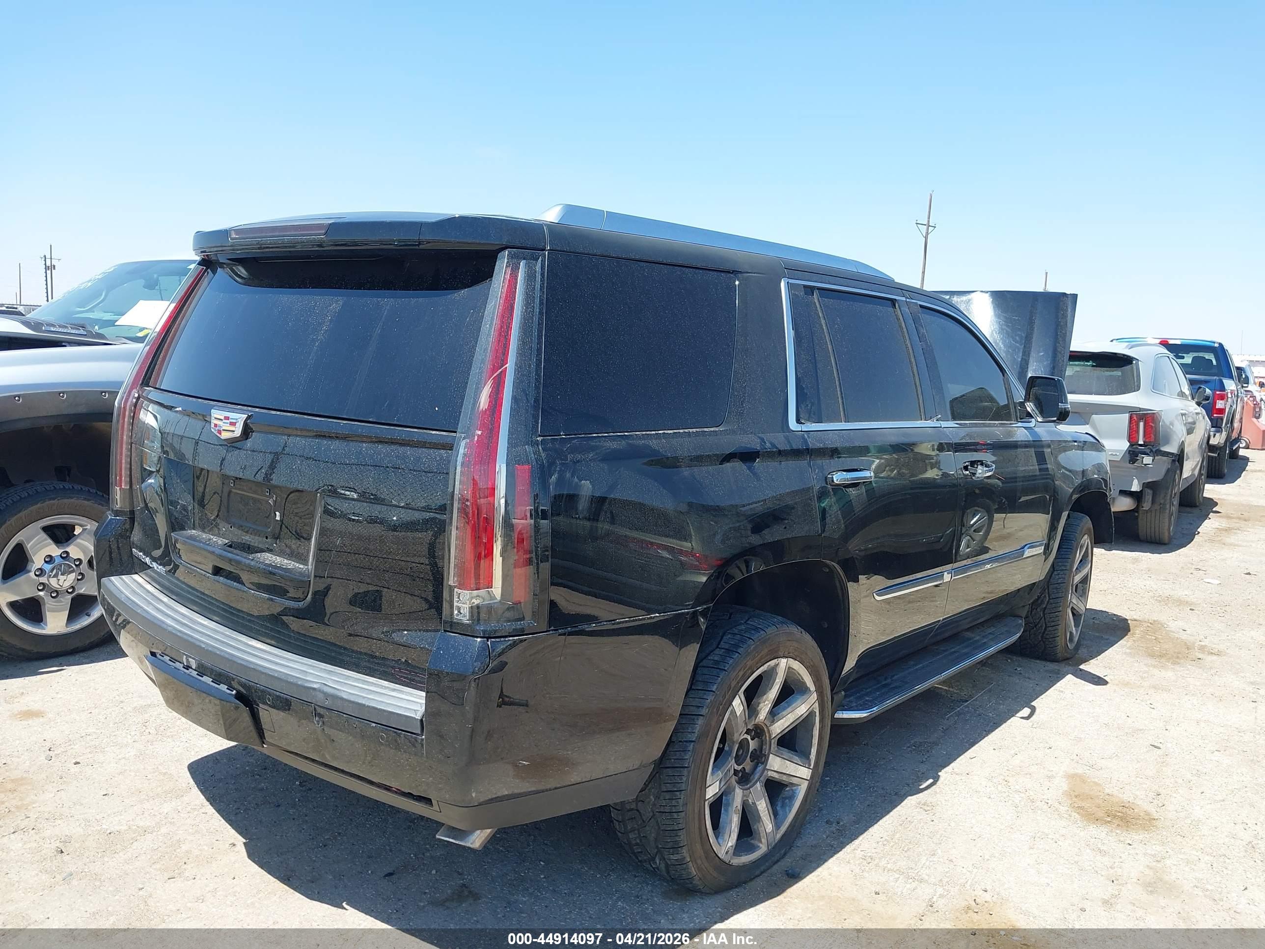 CADILLAC ESCALADE image 4