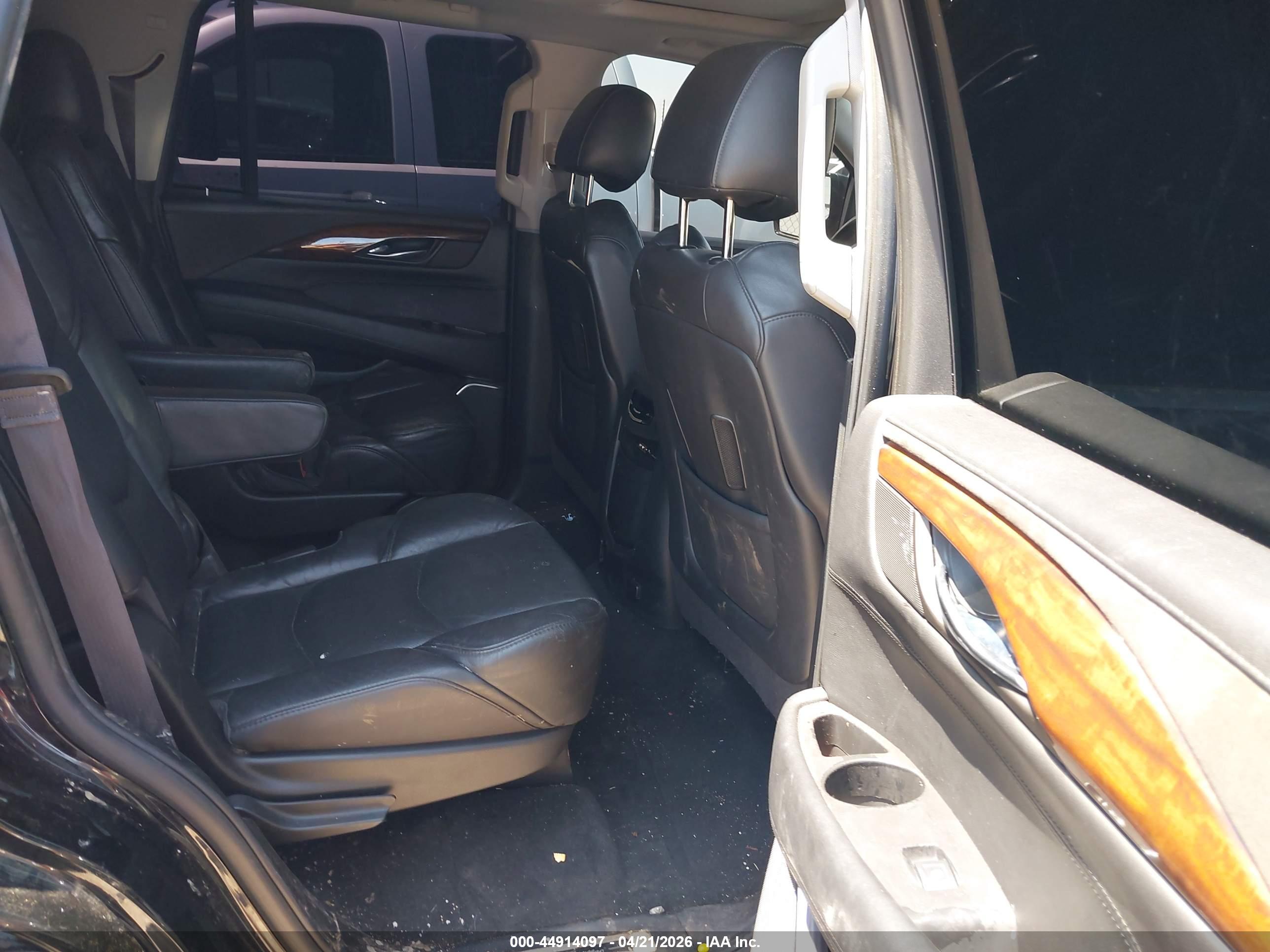 CADILLAC ESCALADE image 8