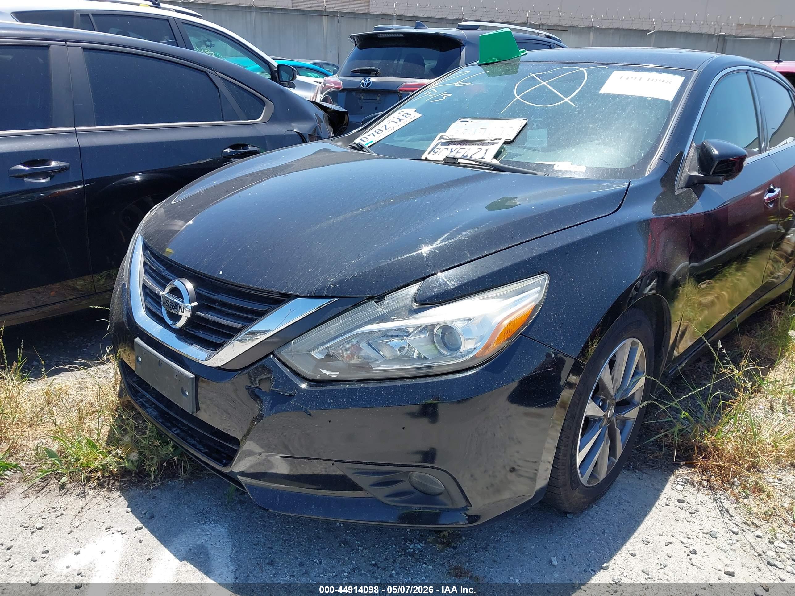 NISSAN ALTIMA image 2