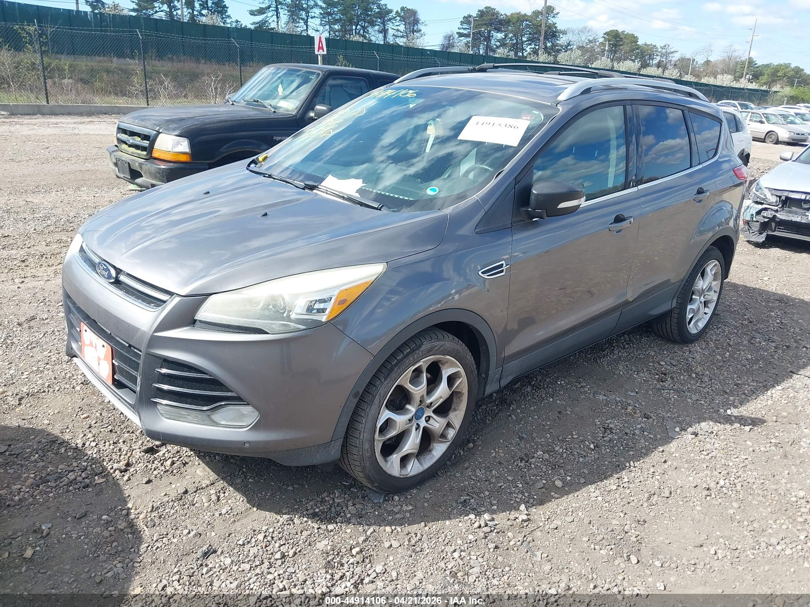 FORD ESCAPE image 2