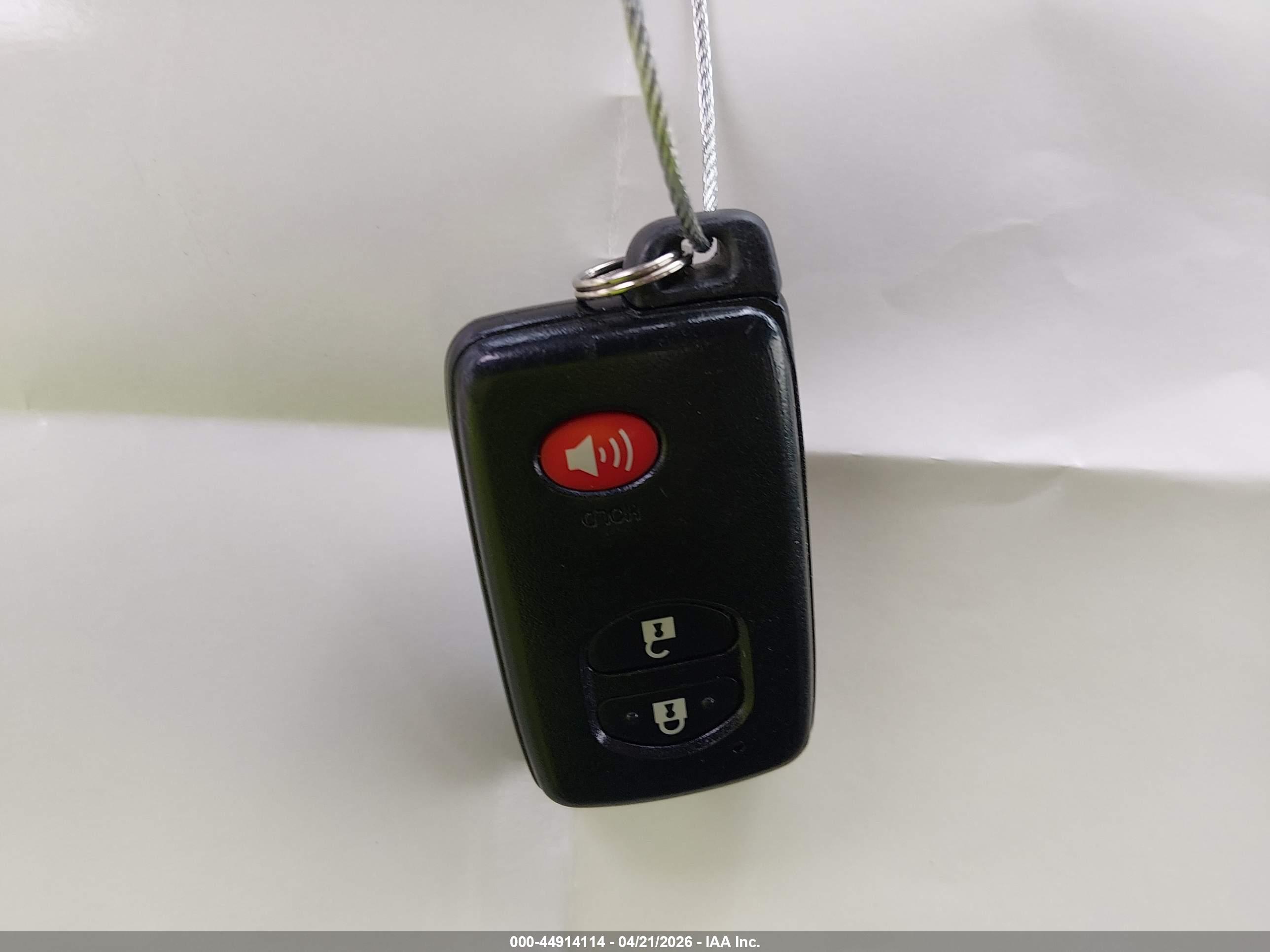 TOYOTA PRIUS image 11