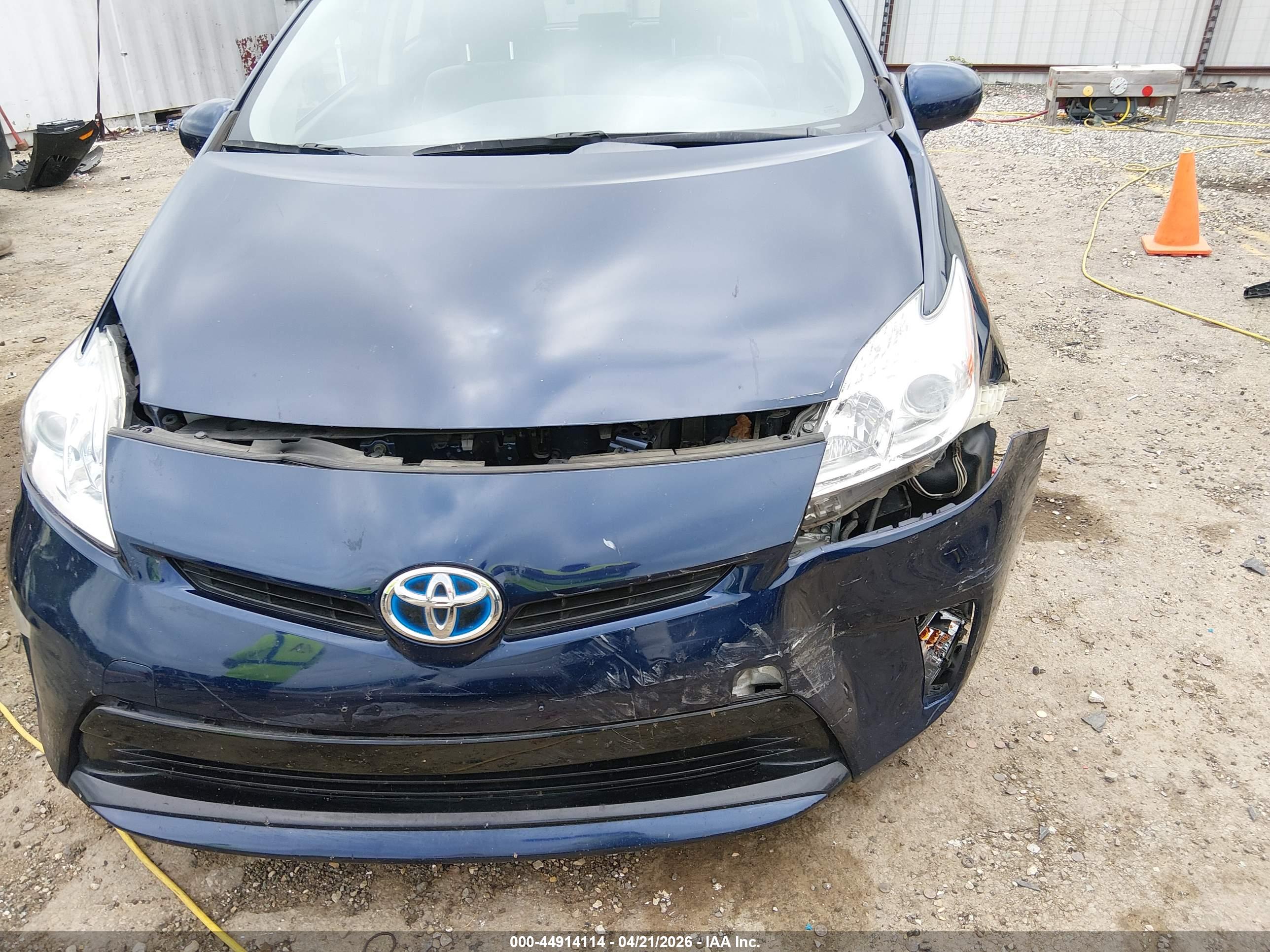 TOYOTA PRIUS image 6