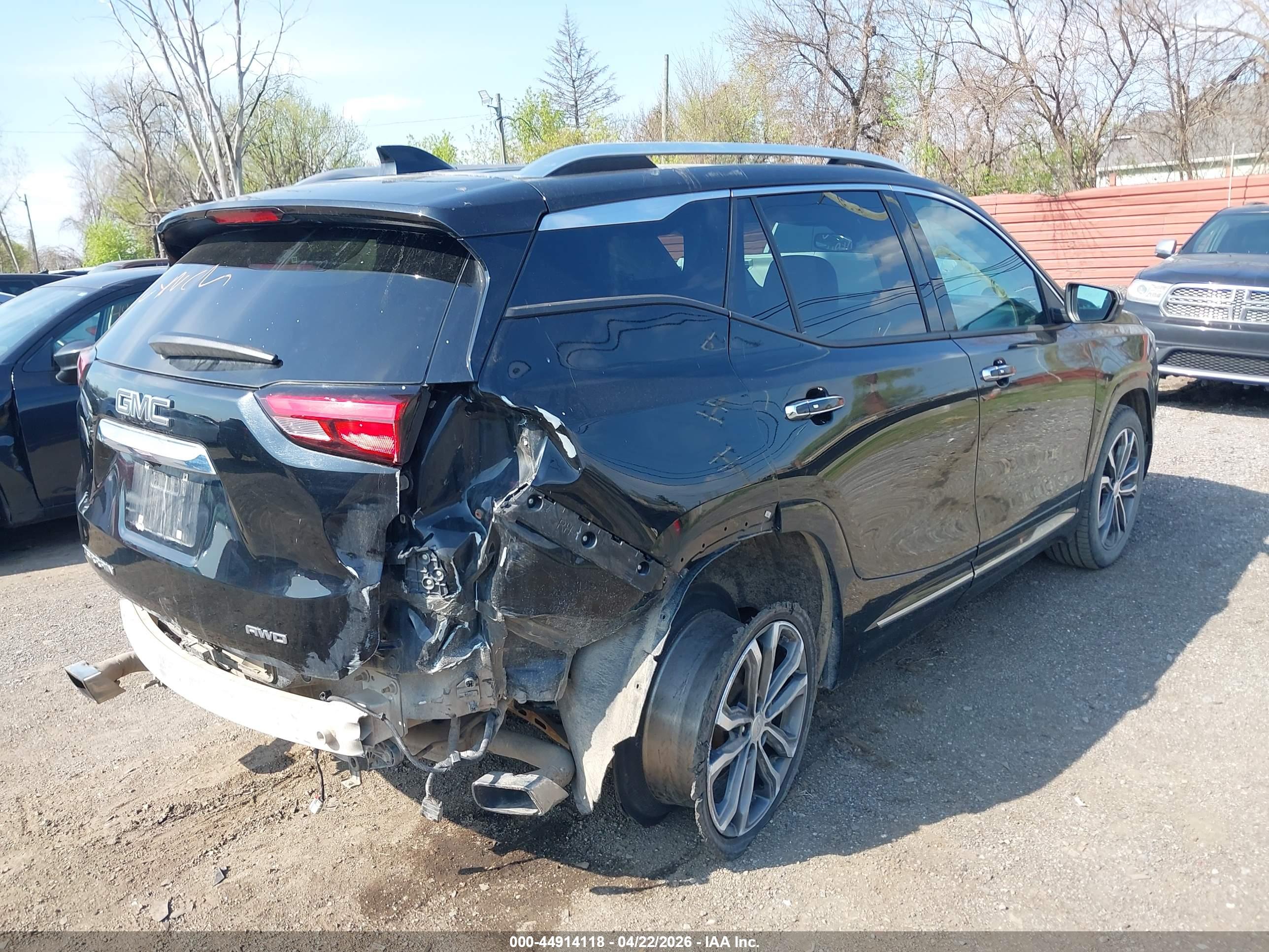 GMC TERRAIN image 4