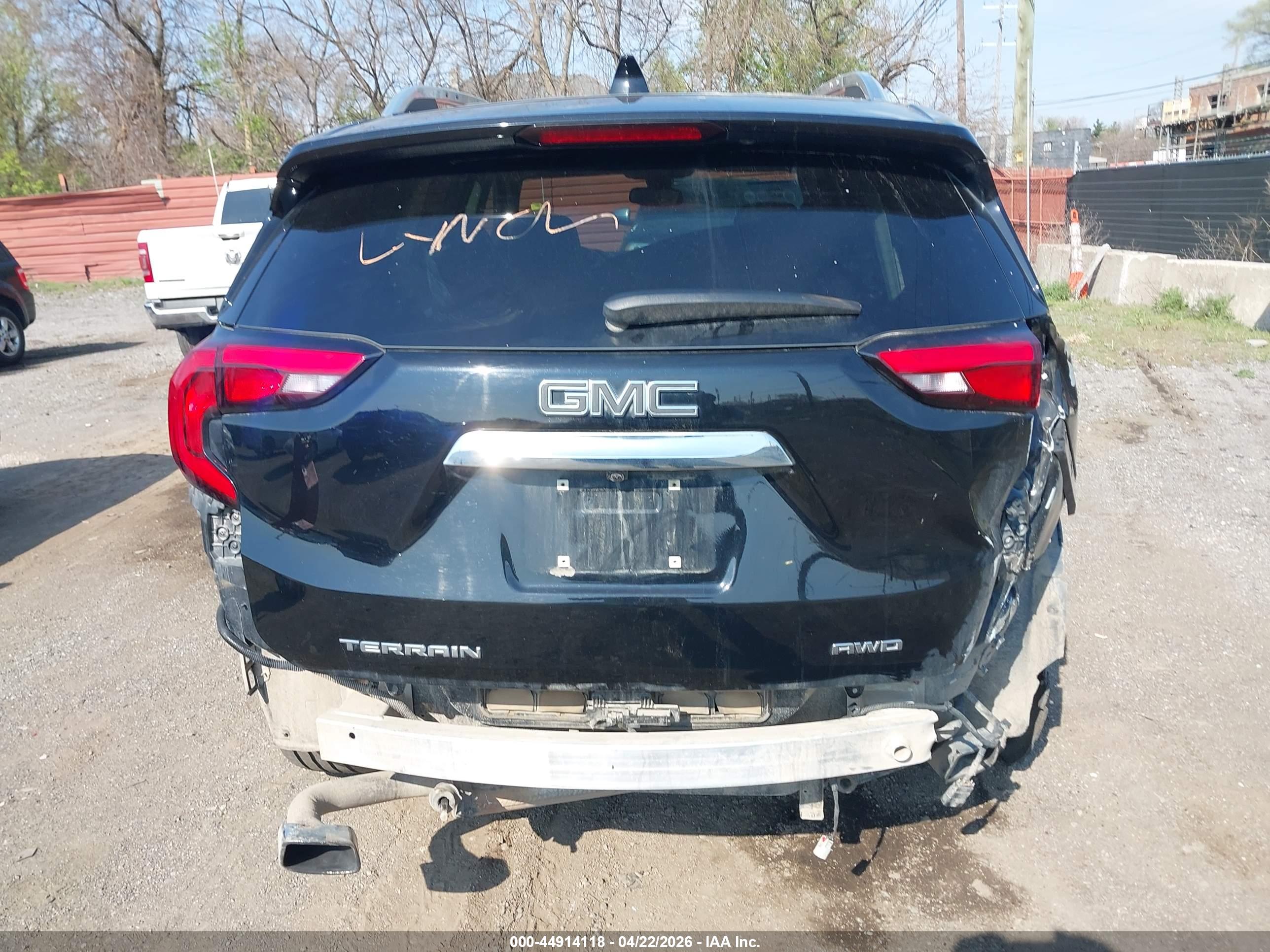 GMC TERRAIN image 6