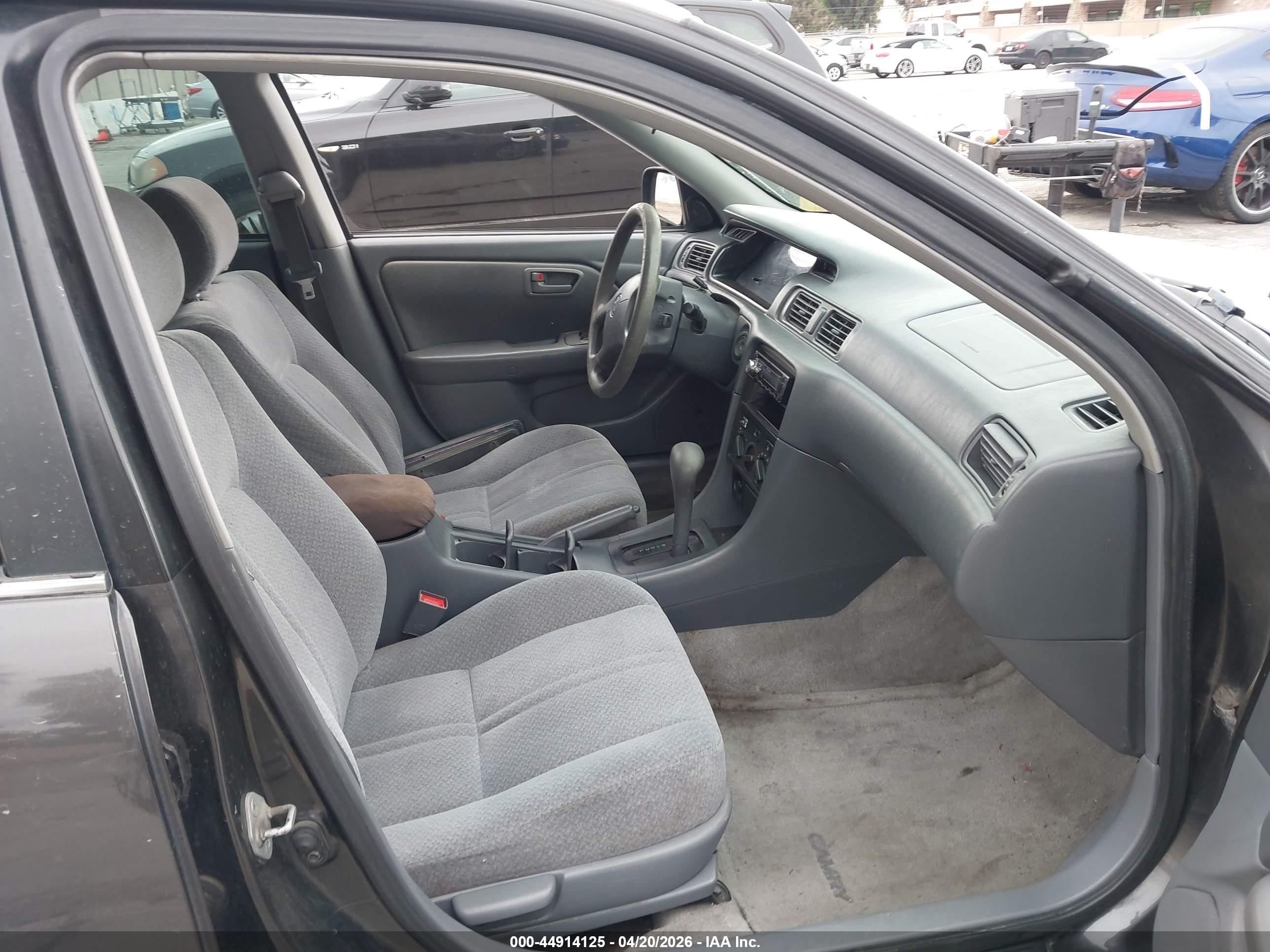 TOYOTA CAMRY image 5
