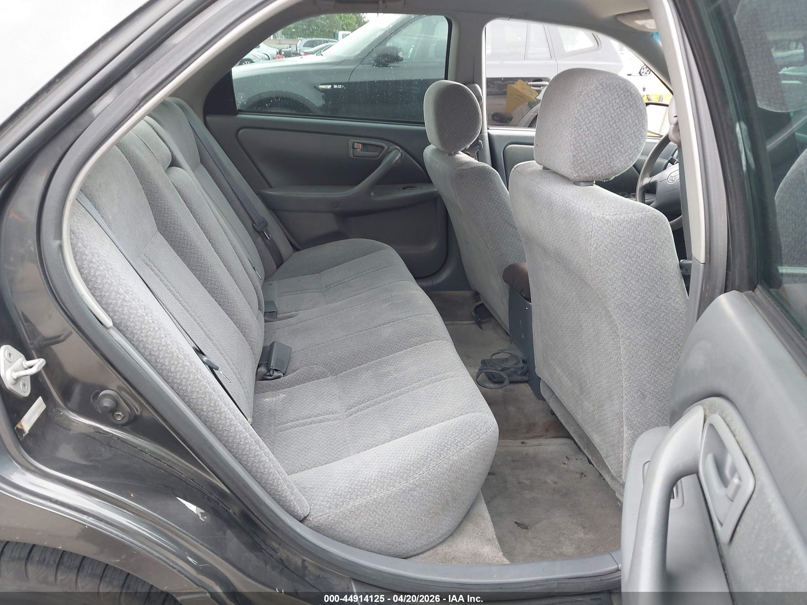 TOYOTA CAMRY image 8