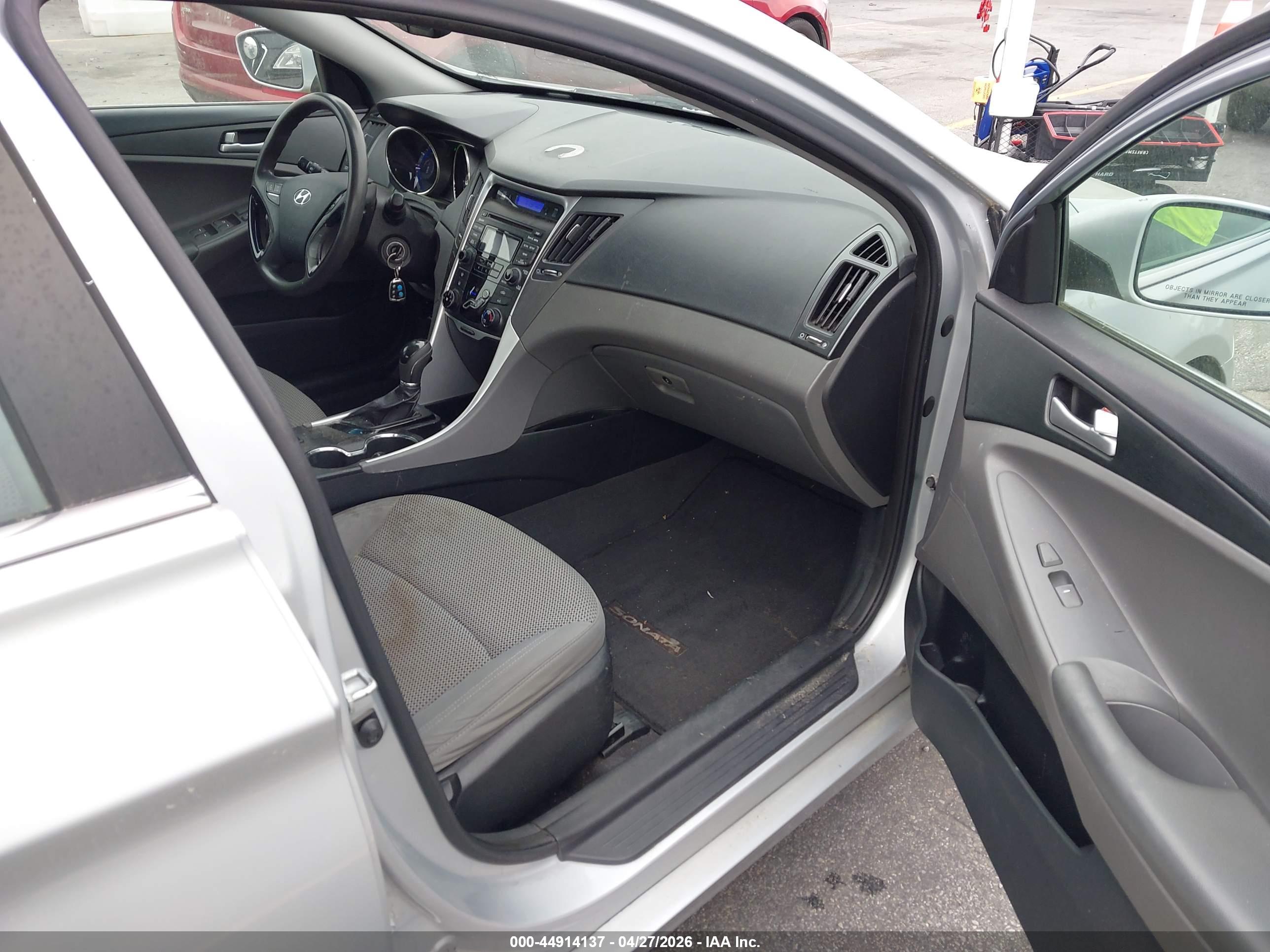 HYUNDAI SONATA image 5