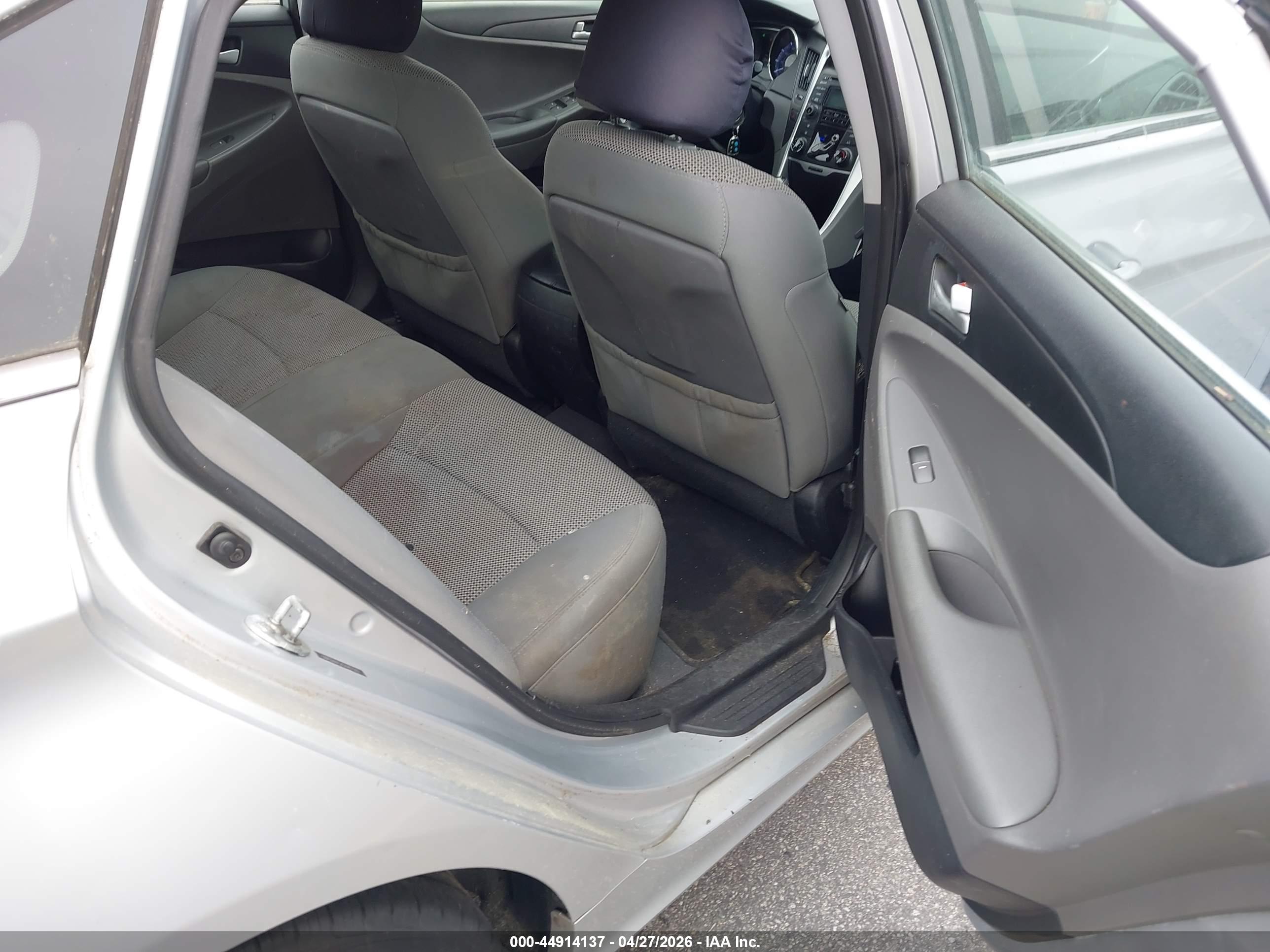 HYUNDAI SONATA image 8