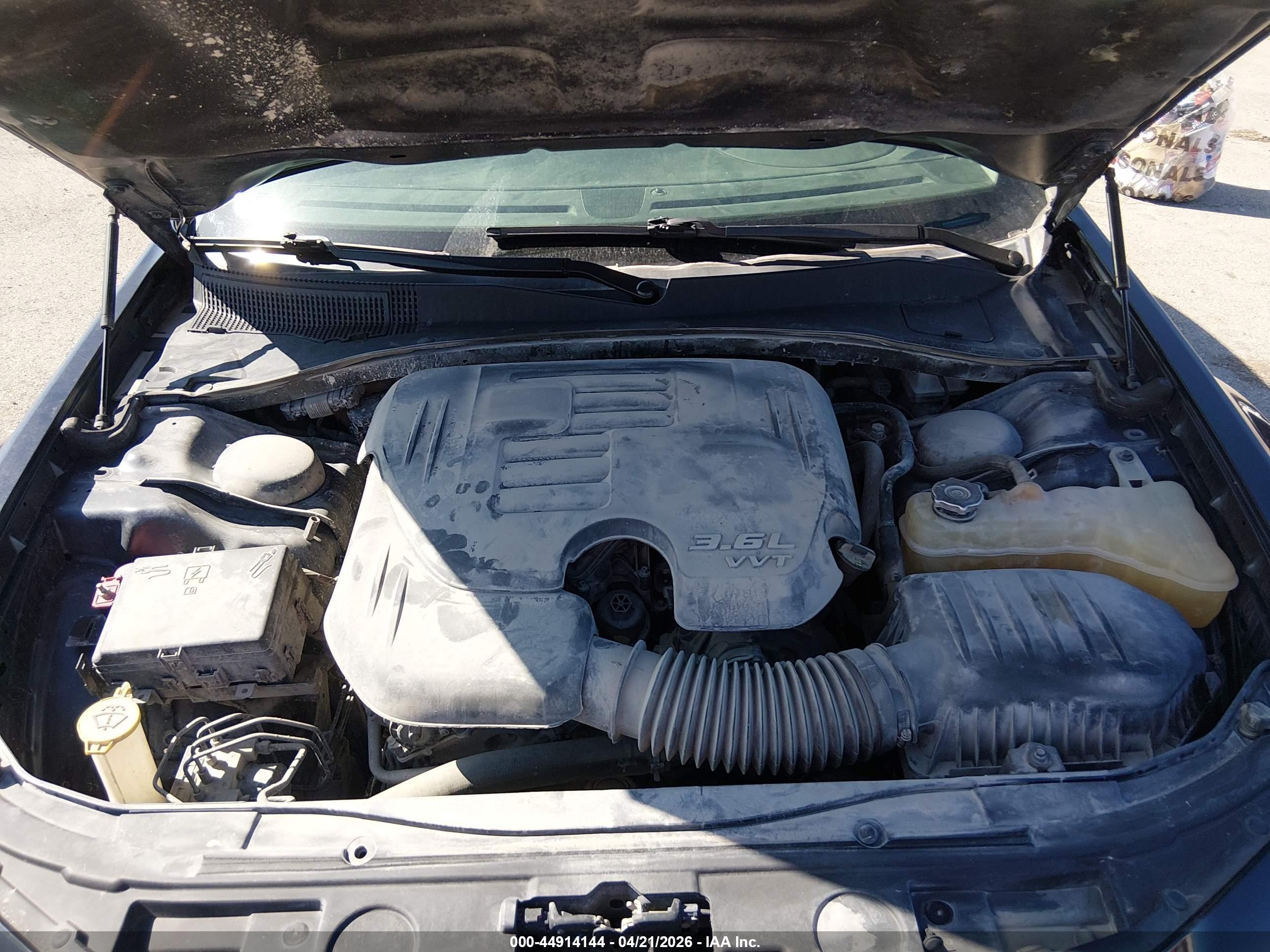 CHRYSLER 300C image 10