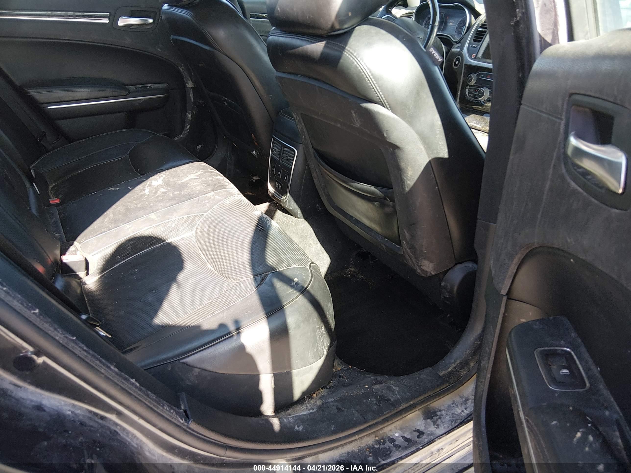 CHRYSLER 300C image 8
