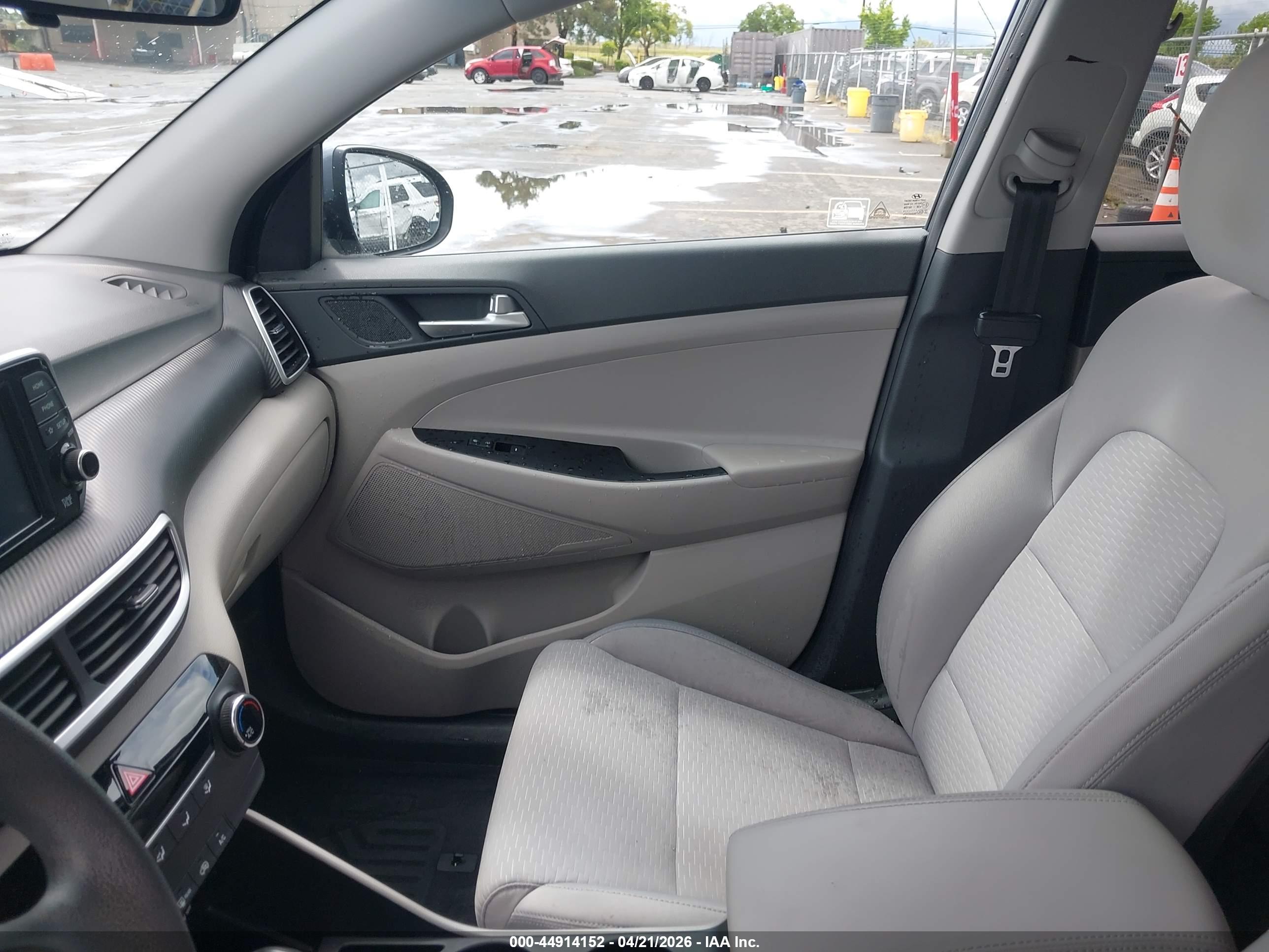 HYUNDAI TUCSON image 5