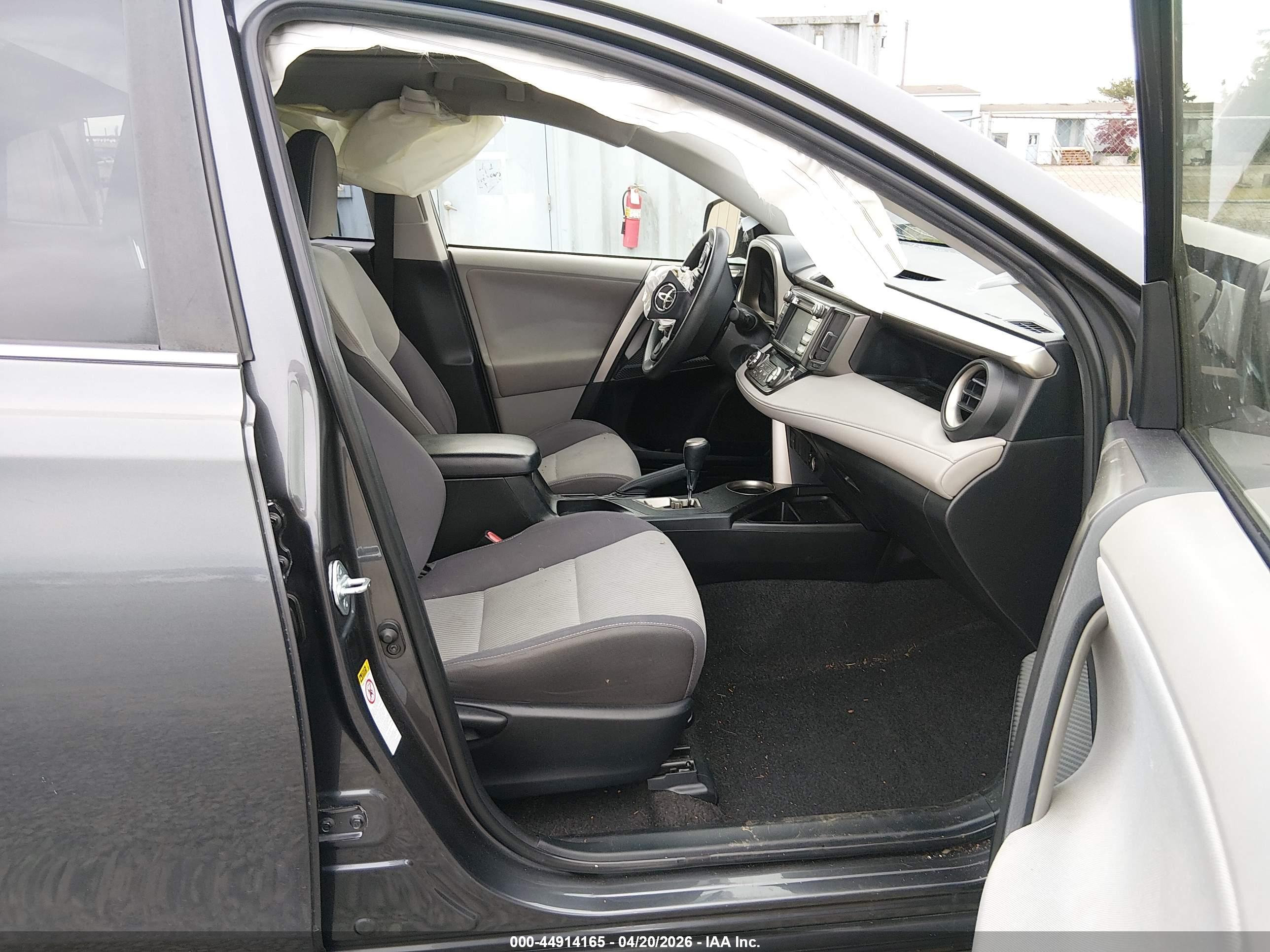 TOYOTA RAV4 image 5