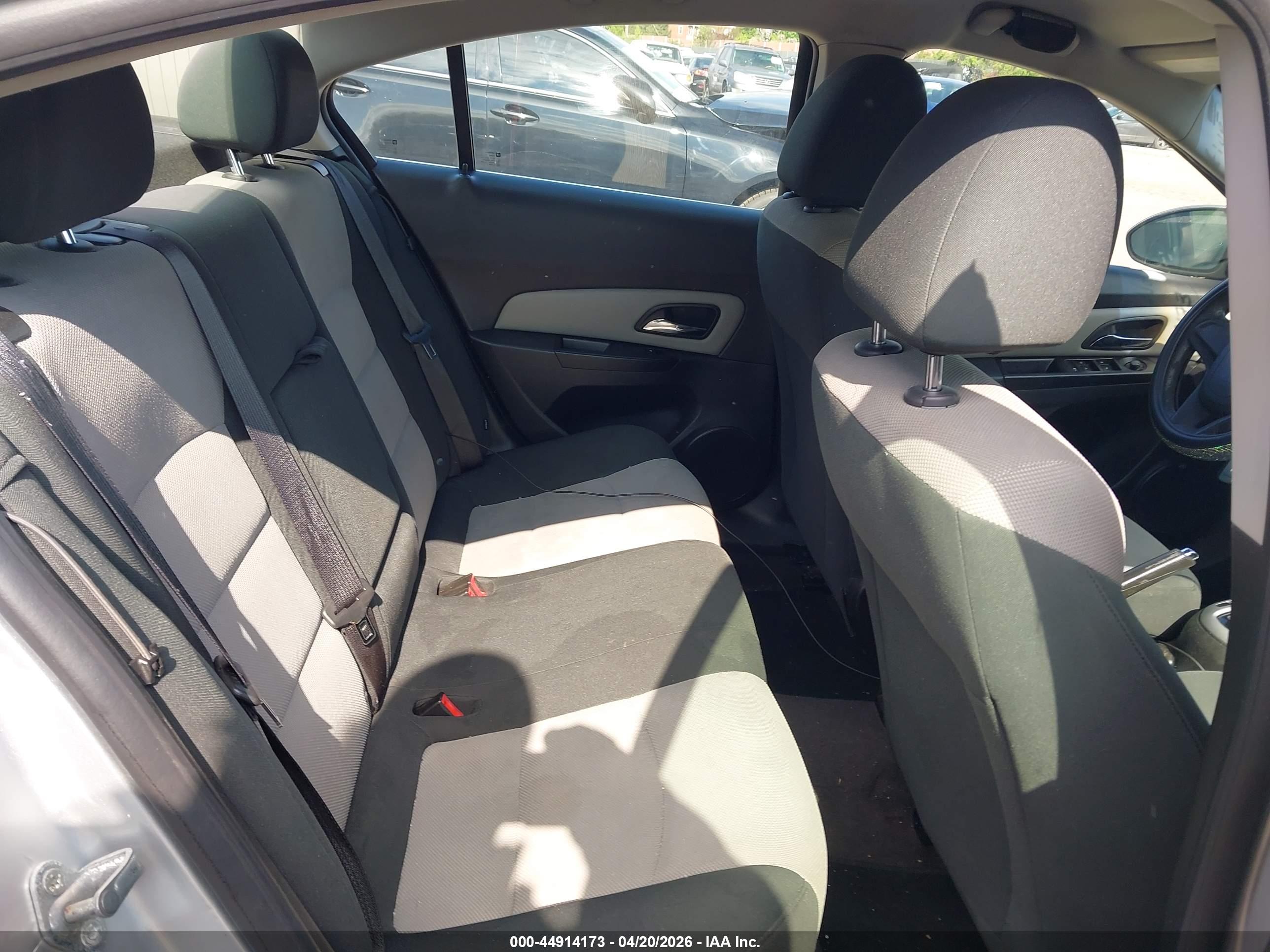 CHEVROLET CRUZE image 8