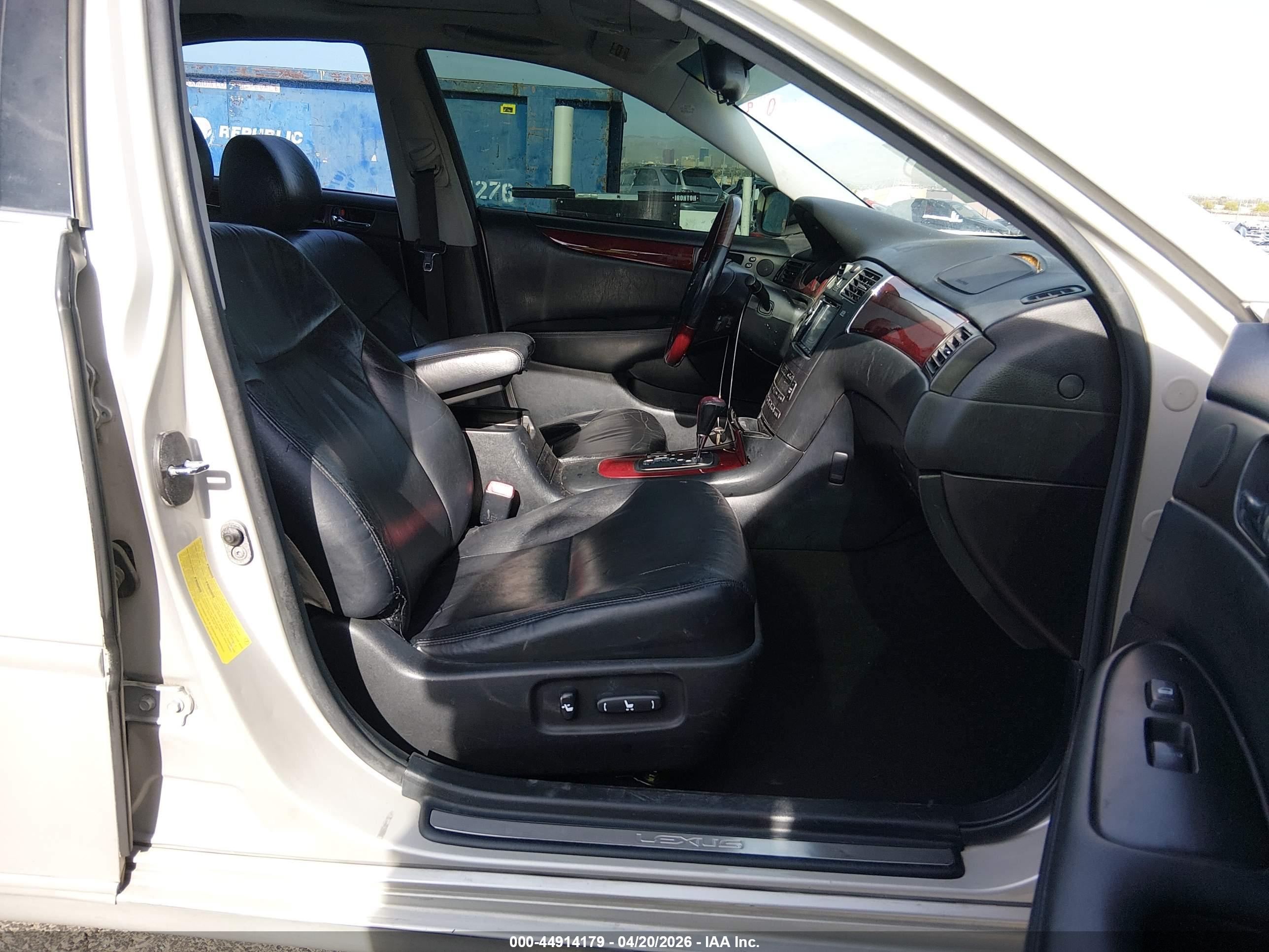 LEXUS ES image 5