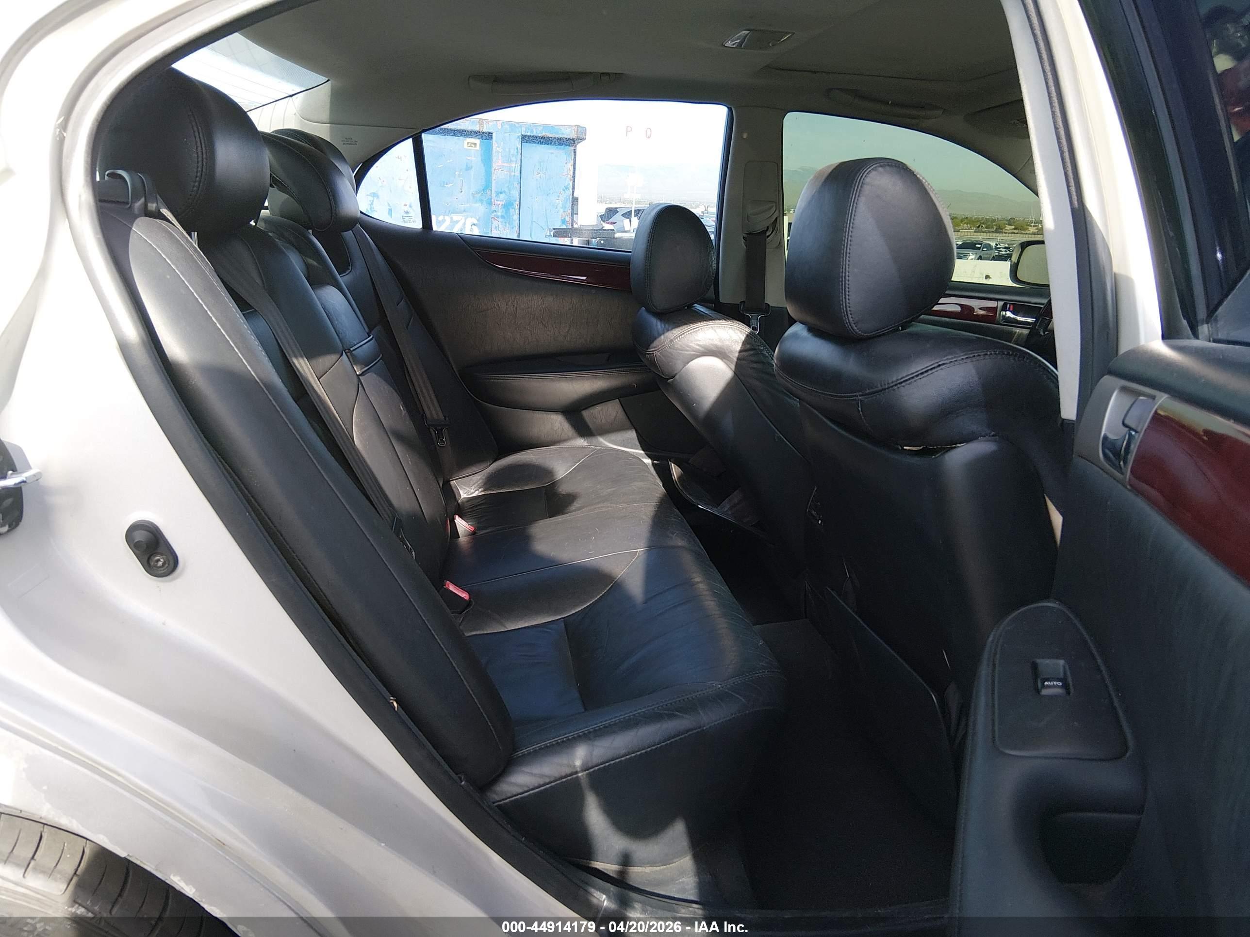 LEXUS ES image 8