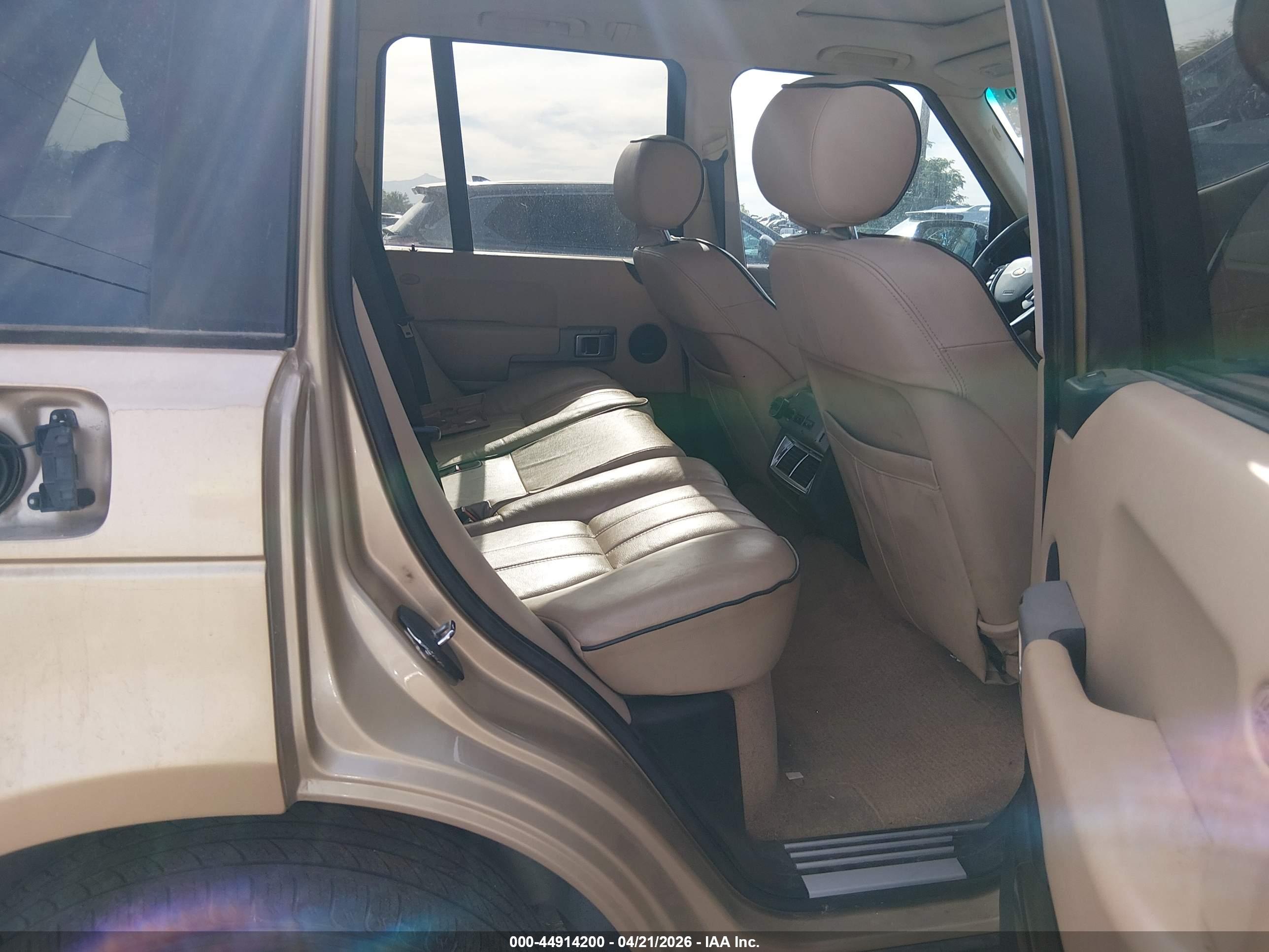 LAND ROVER image 8