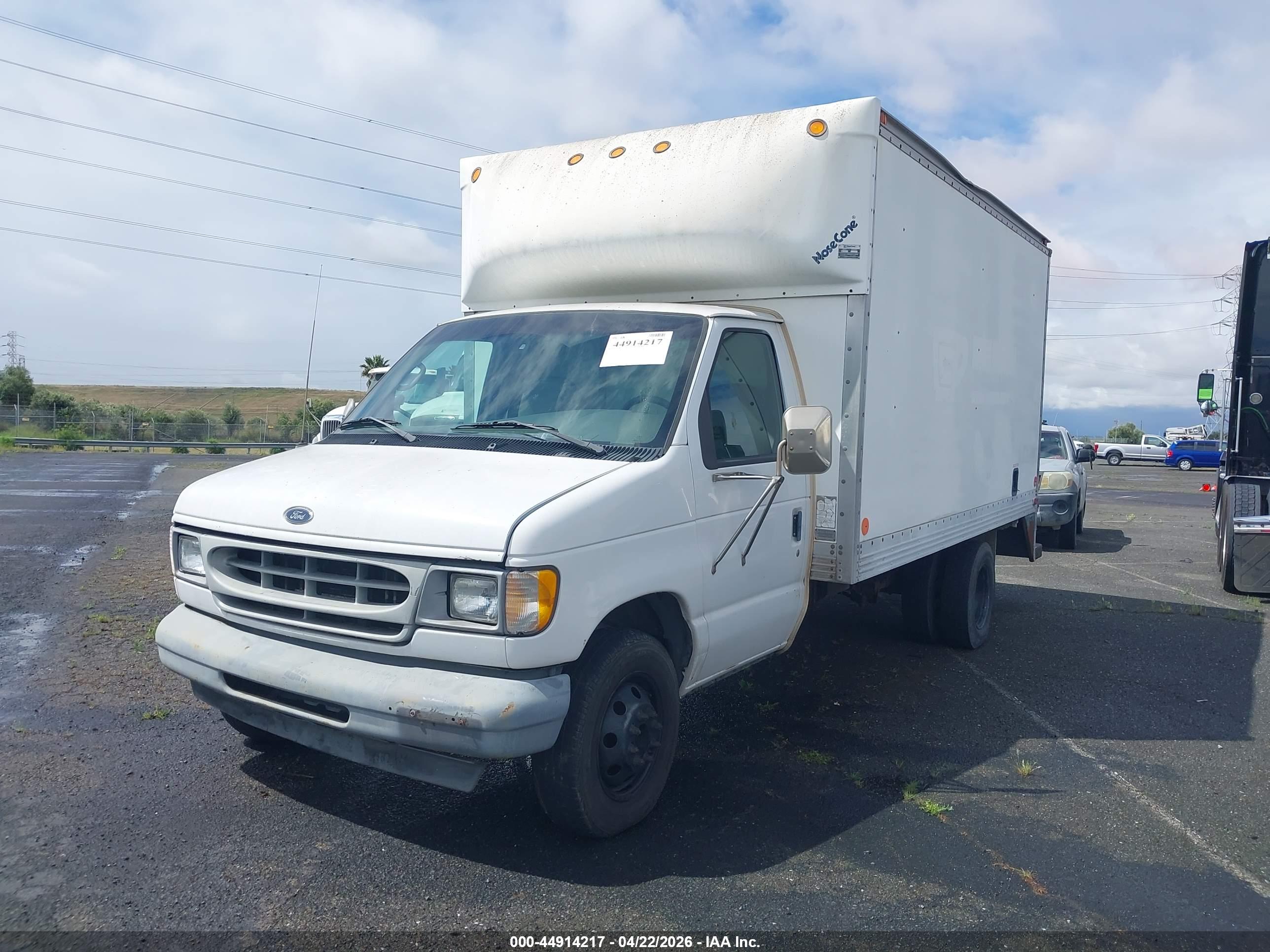 FORD E-450 image 2