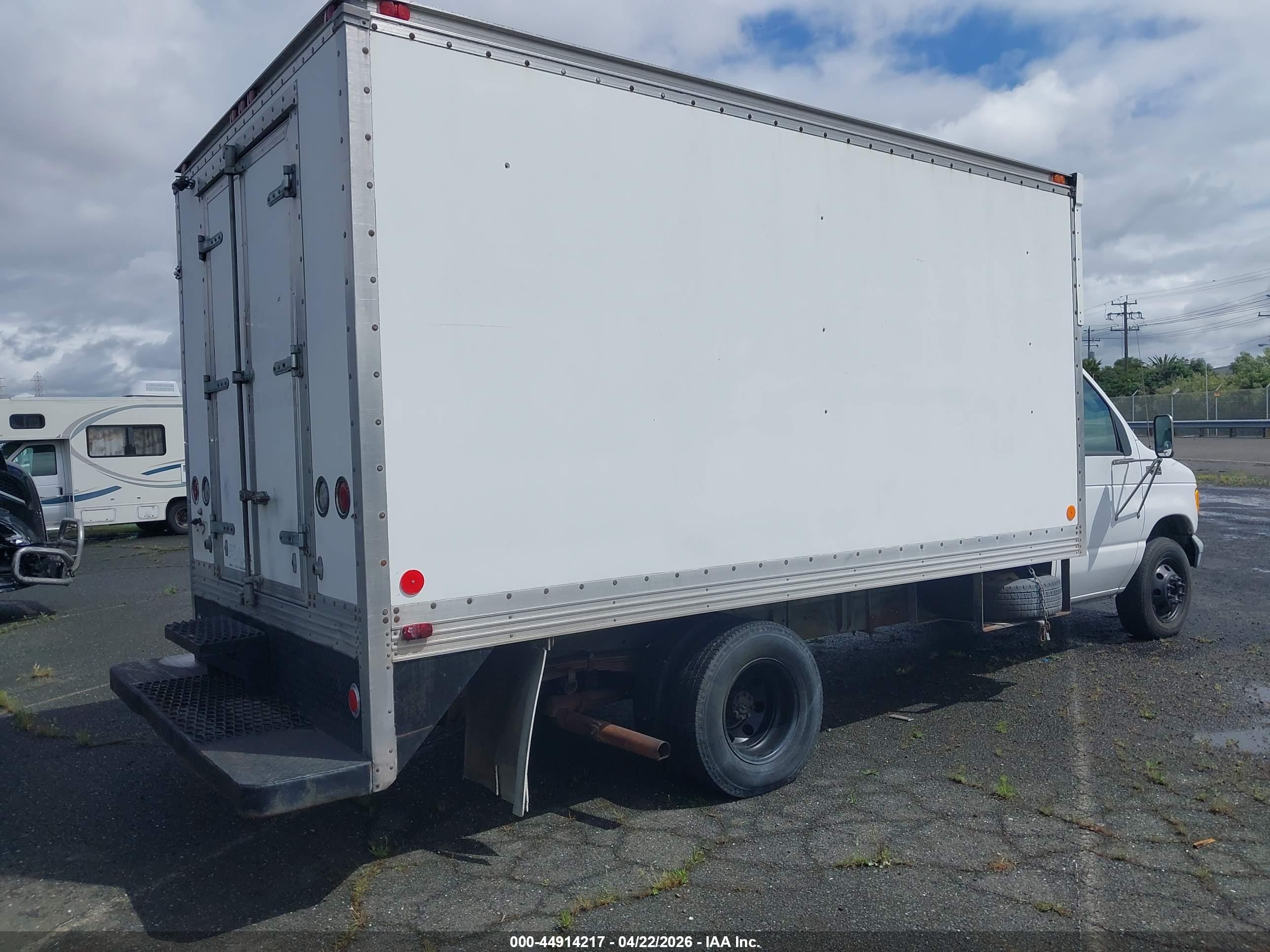 FORD E-450 image 4