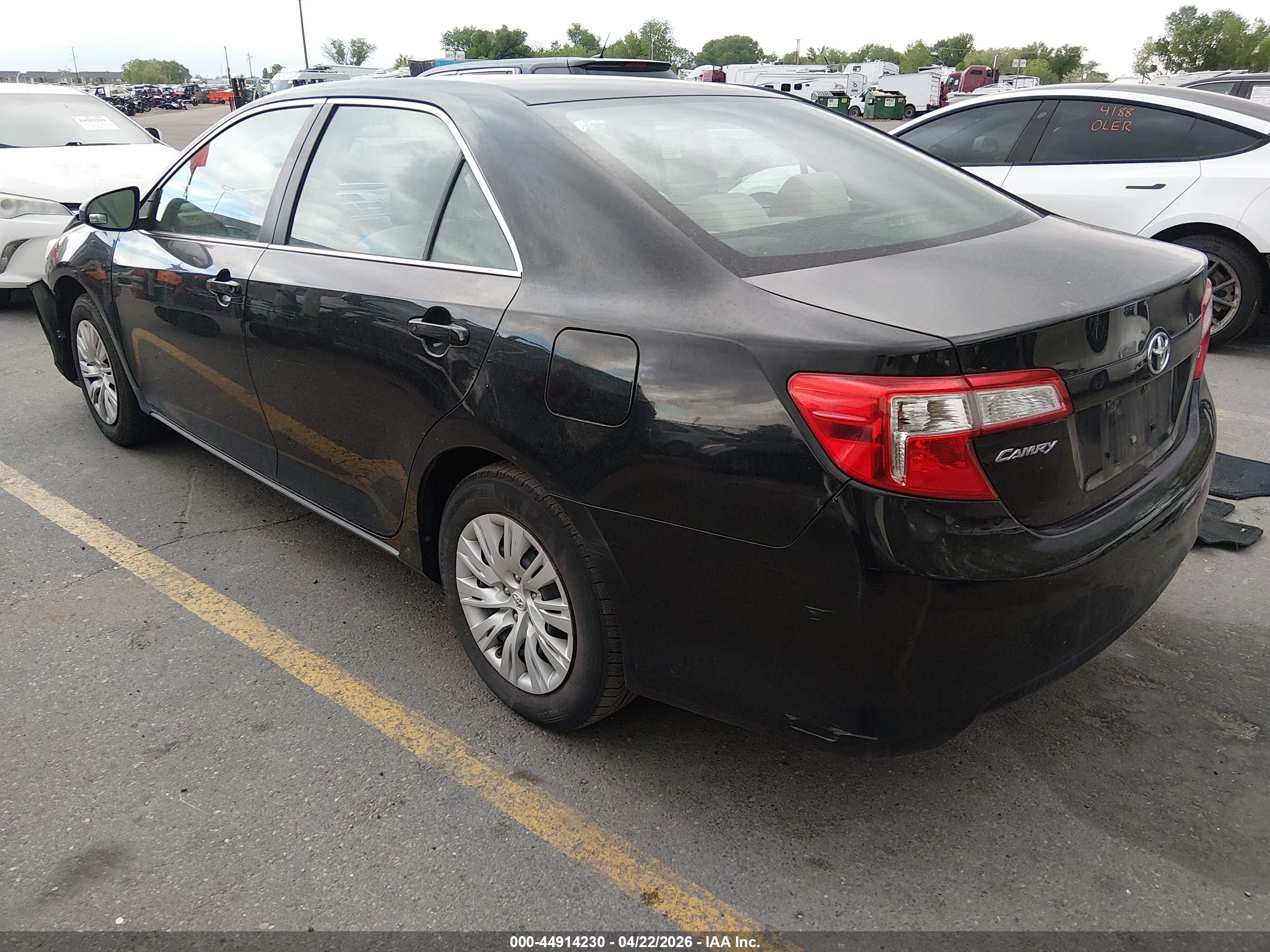 TOYOTA CAMRY image 3