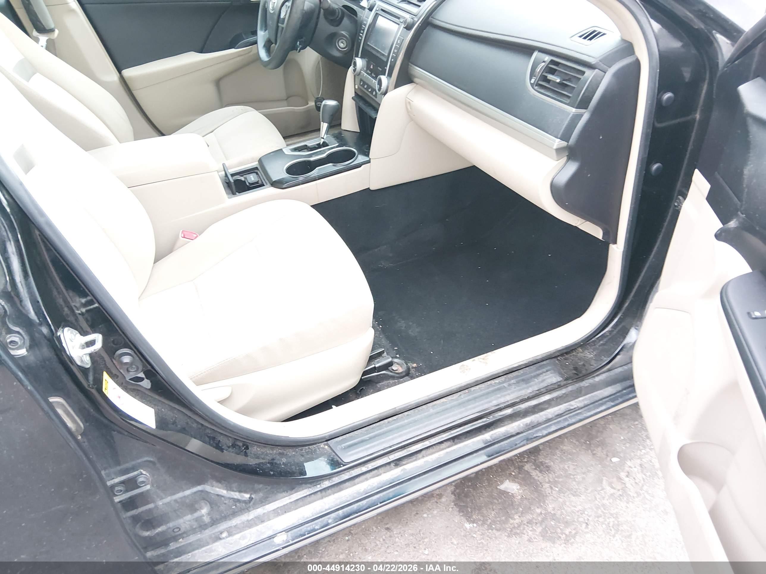 TOYOTA CAMRY image 5