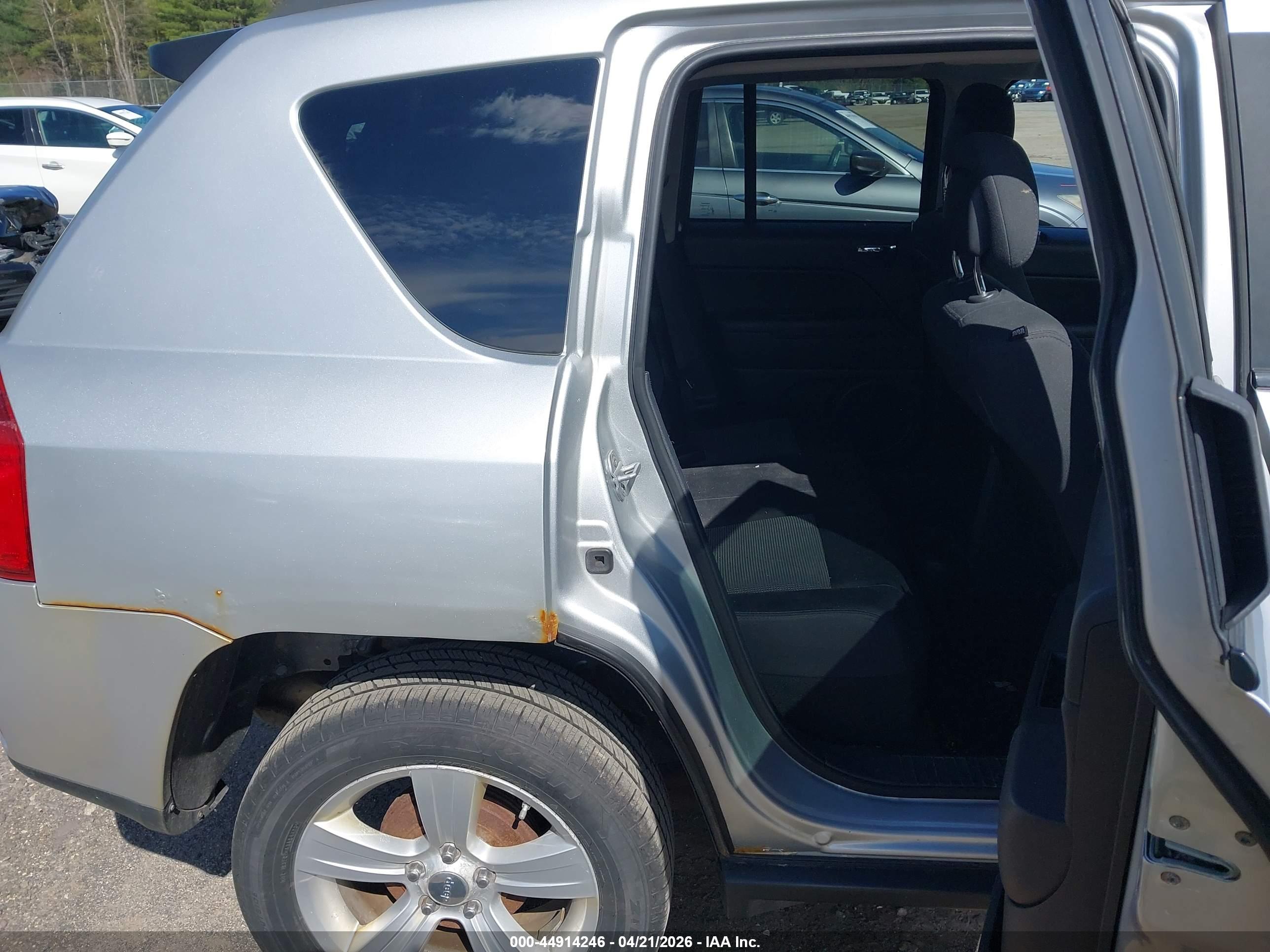 JEEP COMPASS image 8