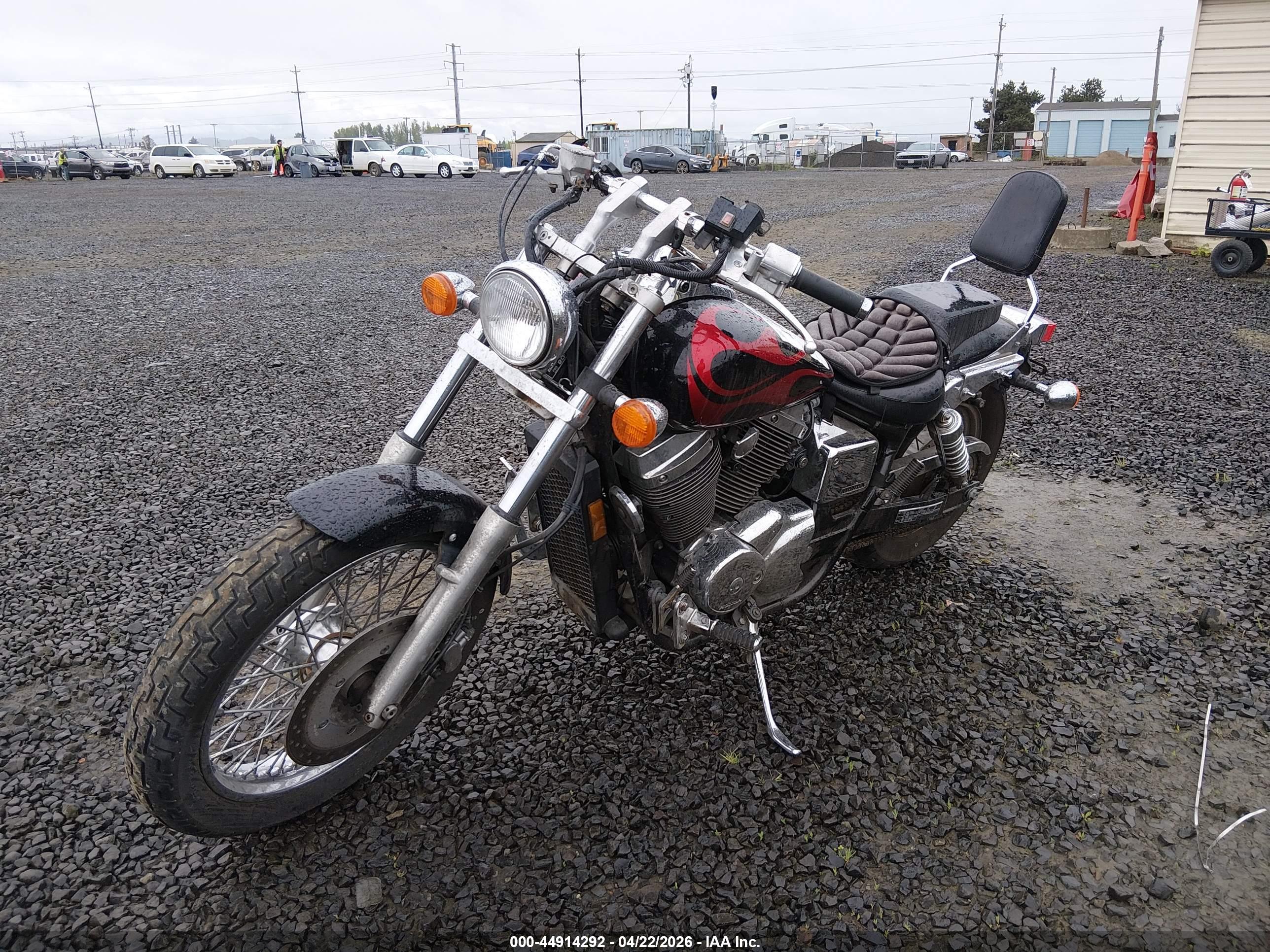 HONDA VT750 image 2