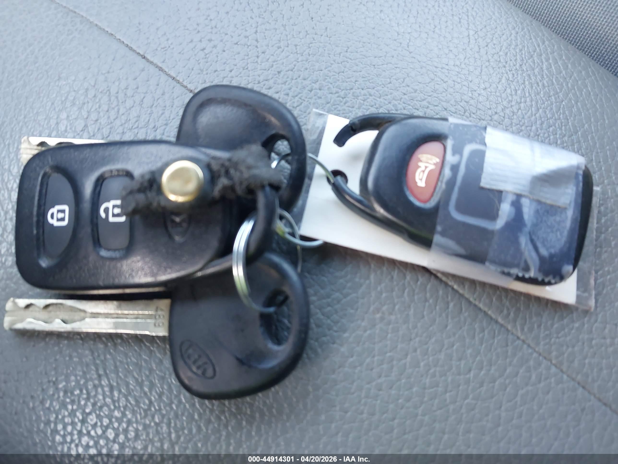 KIA SORENTO image 11