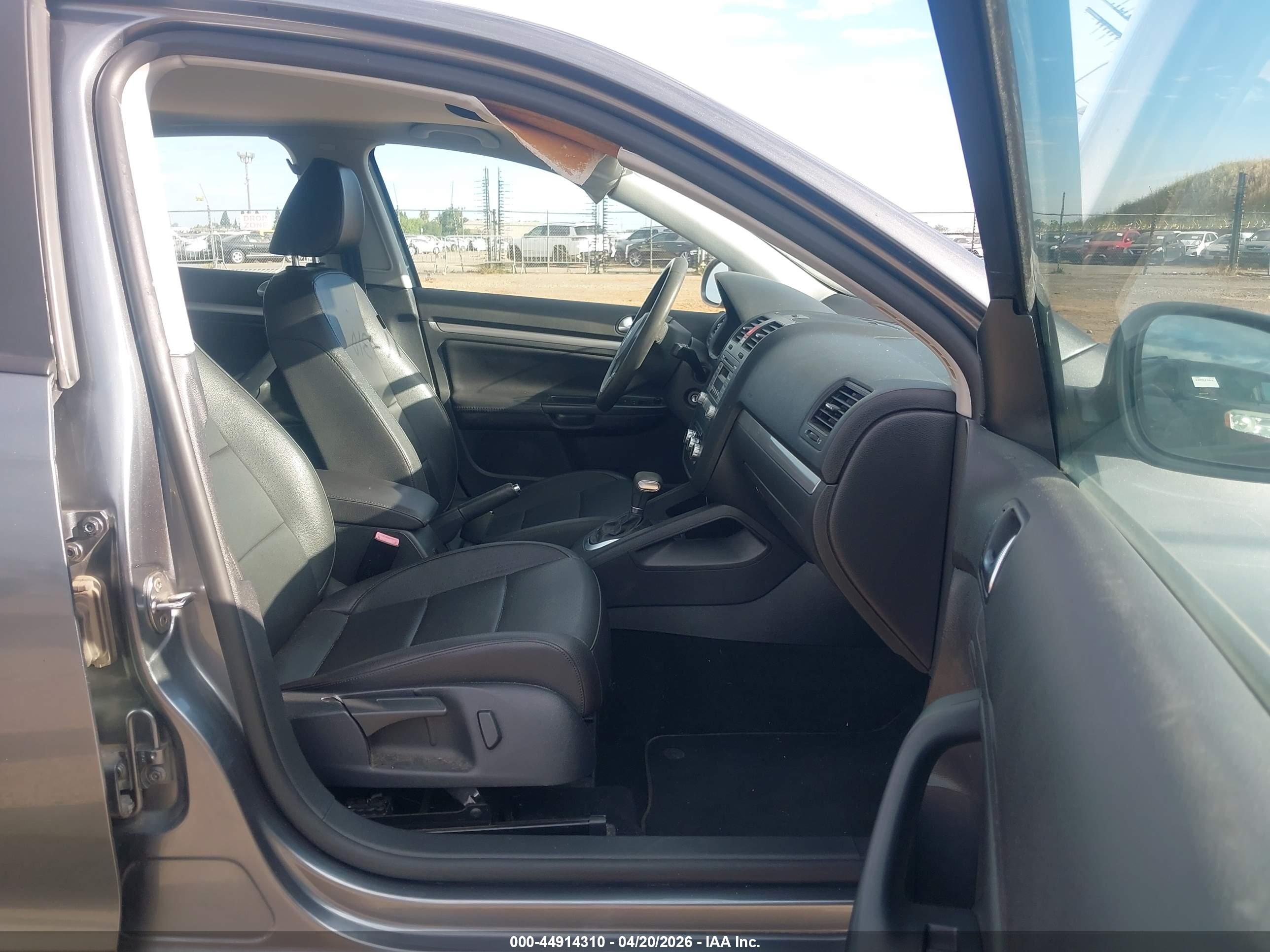 VOLKSWAGEN JETTA image 5