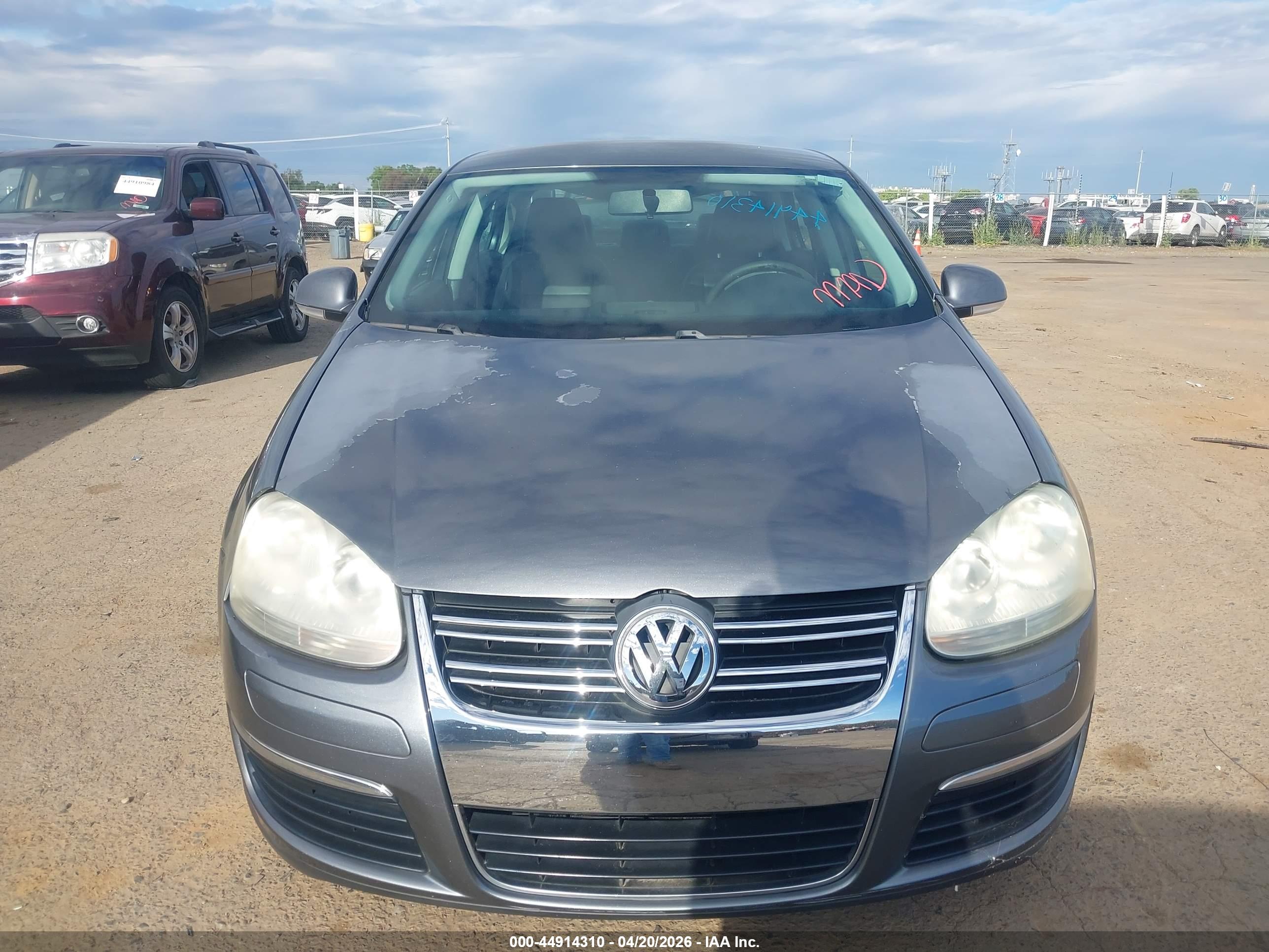 VOLKSWAGEN JETTA image 6