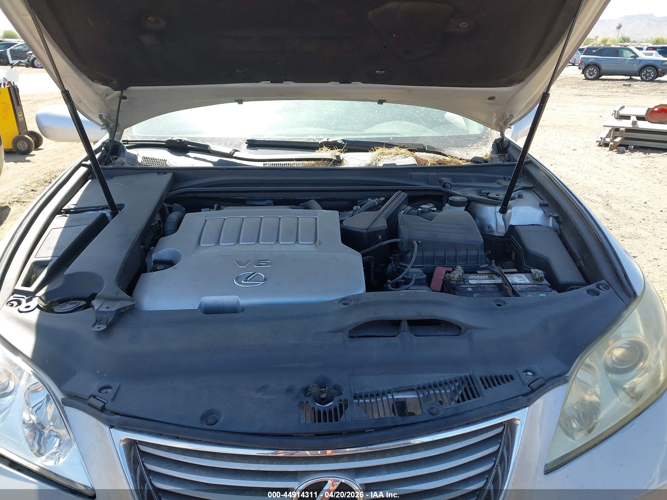 LEXUS ES image 10