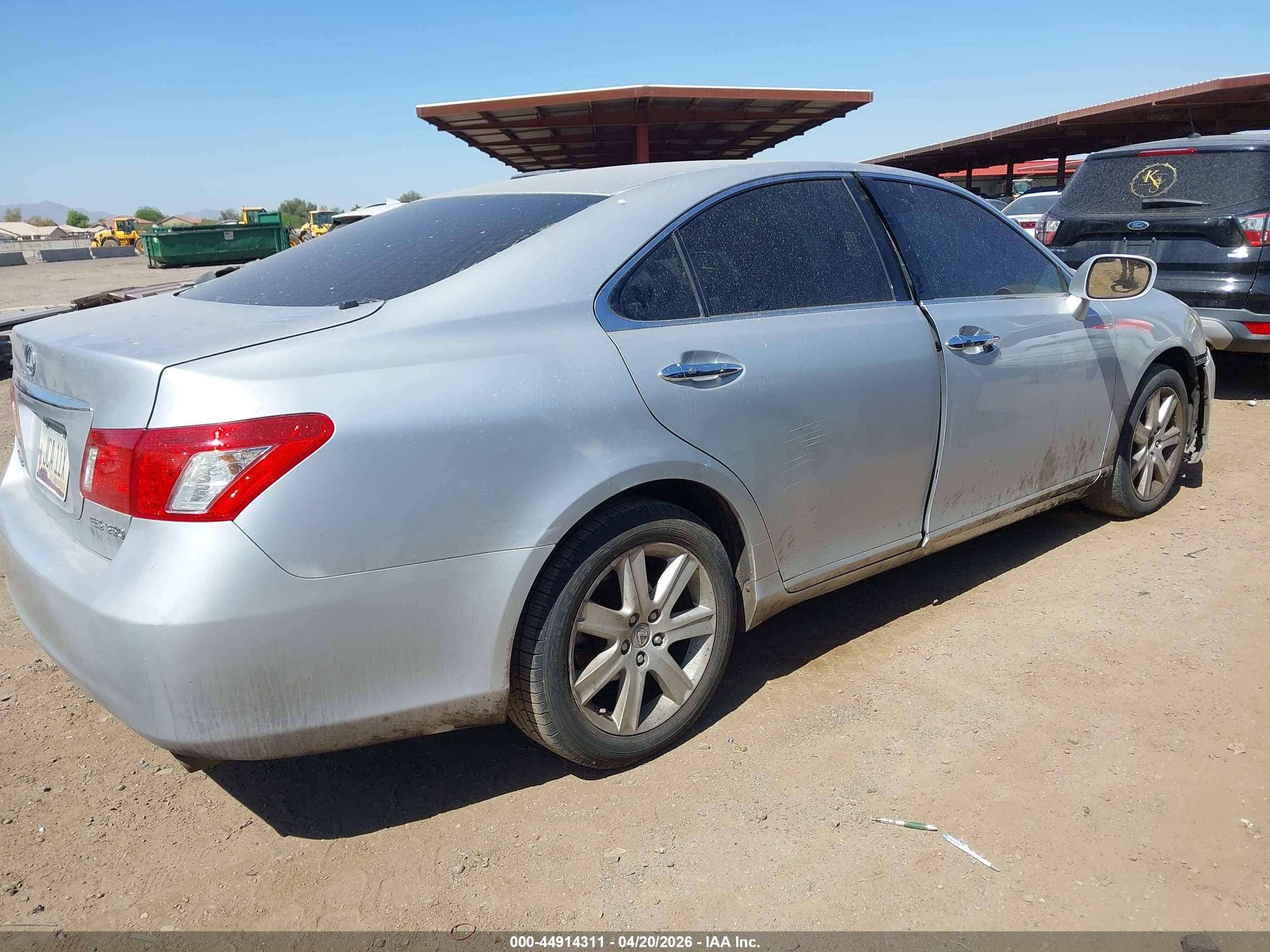 LEXUS ES image 4