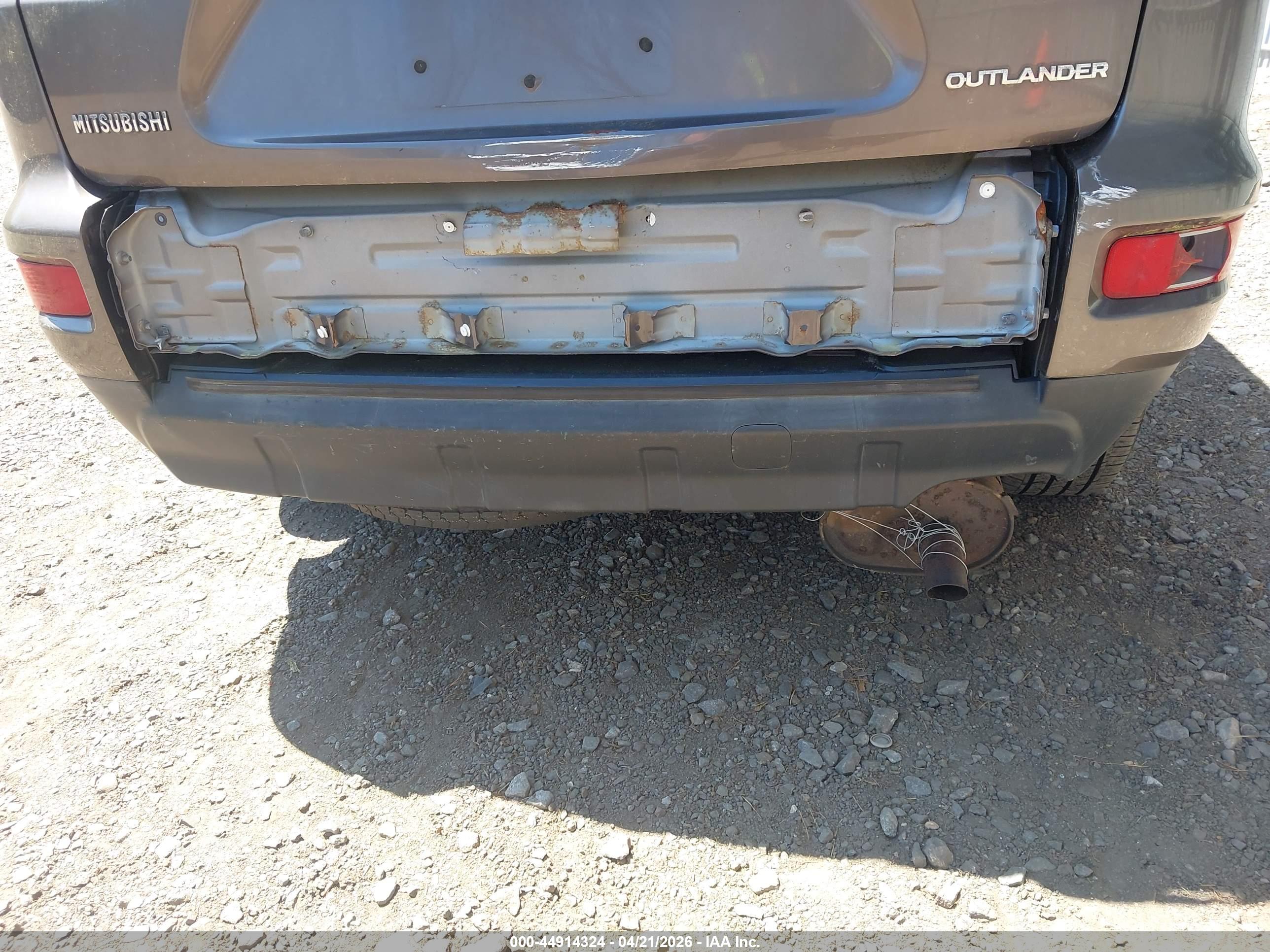 MITSUBISHI OUTLANDER image 6