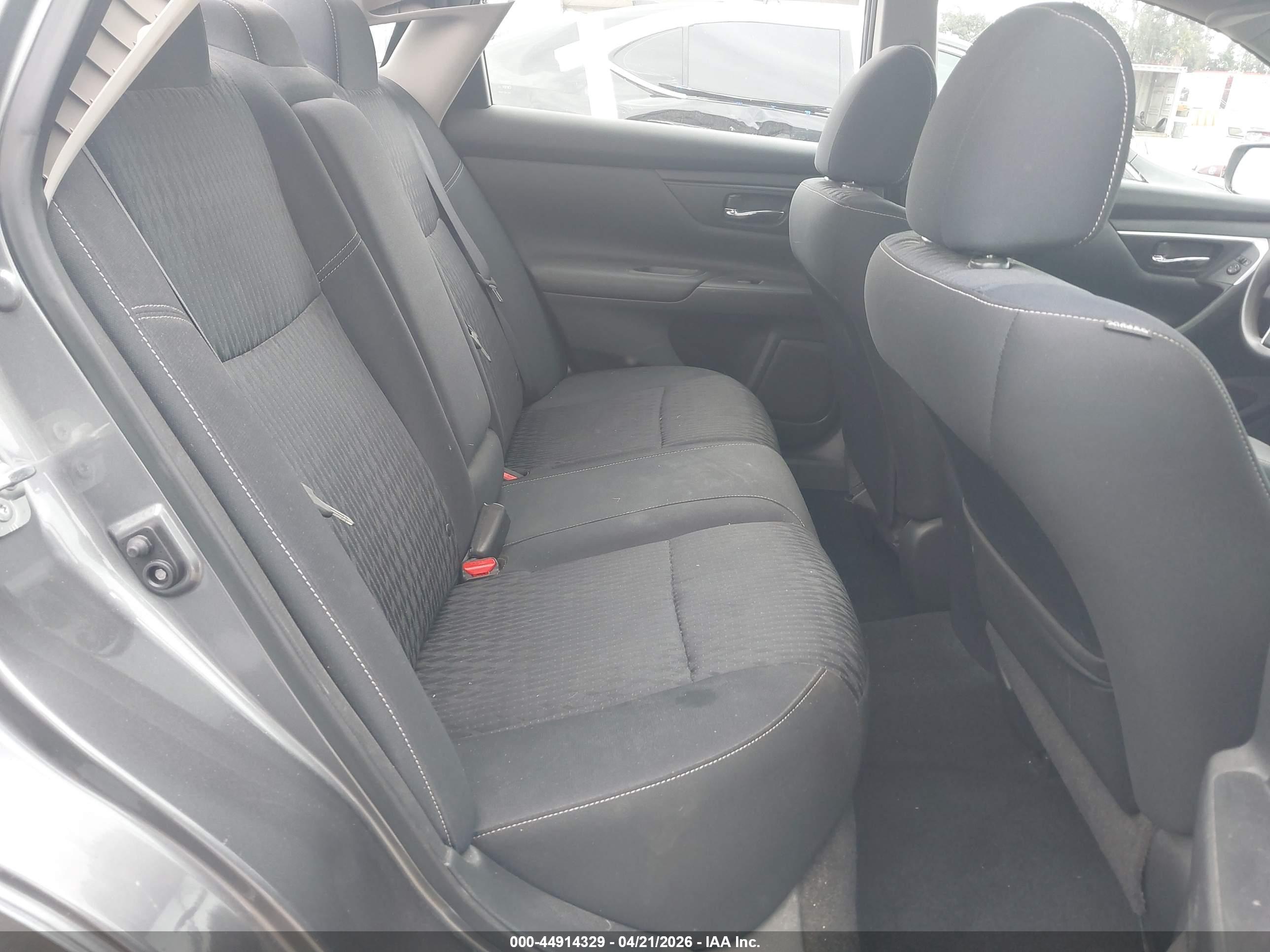 NISSAN ALTIMA image 8