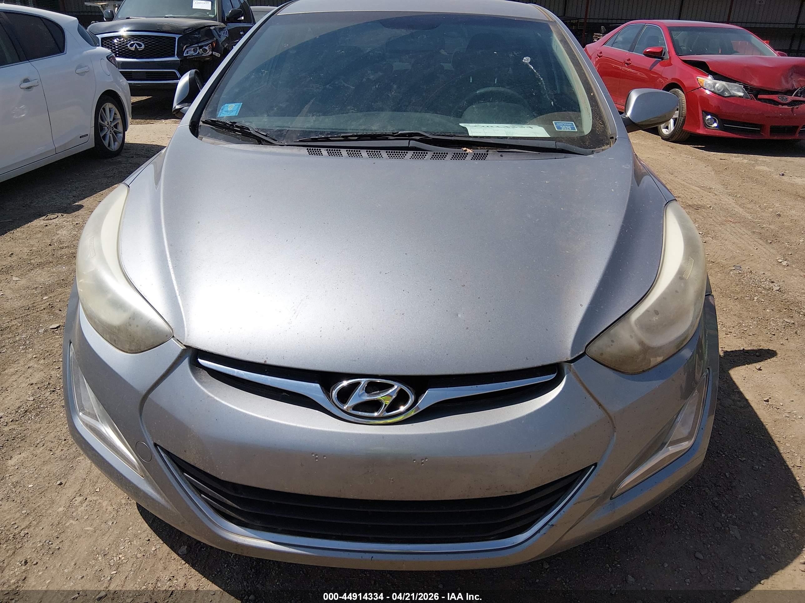 HYUNDAI ELANTRA image 6