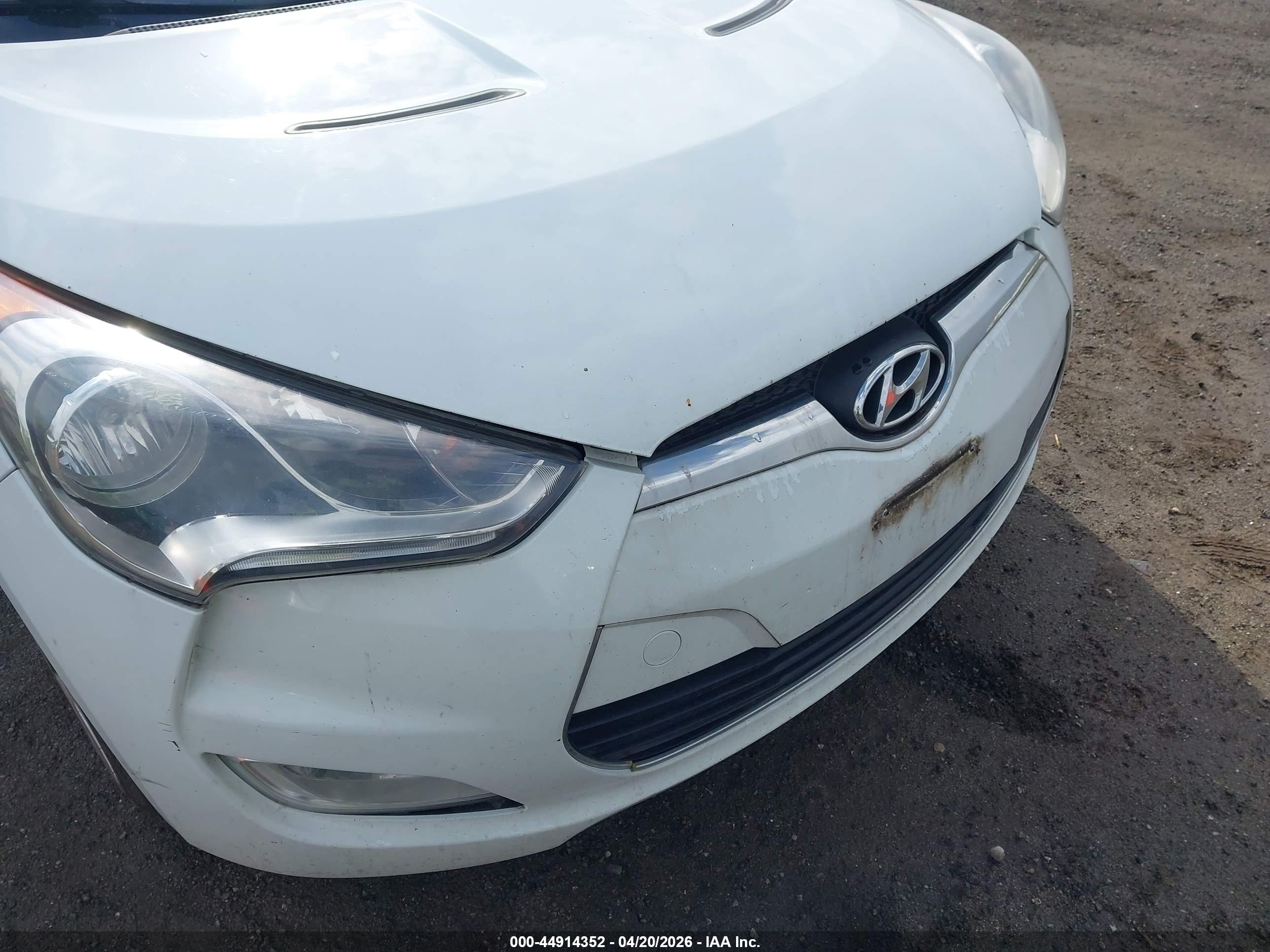 HYUNDAI VELOSTER image 6