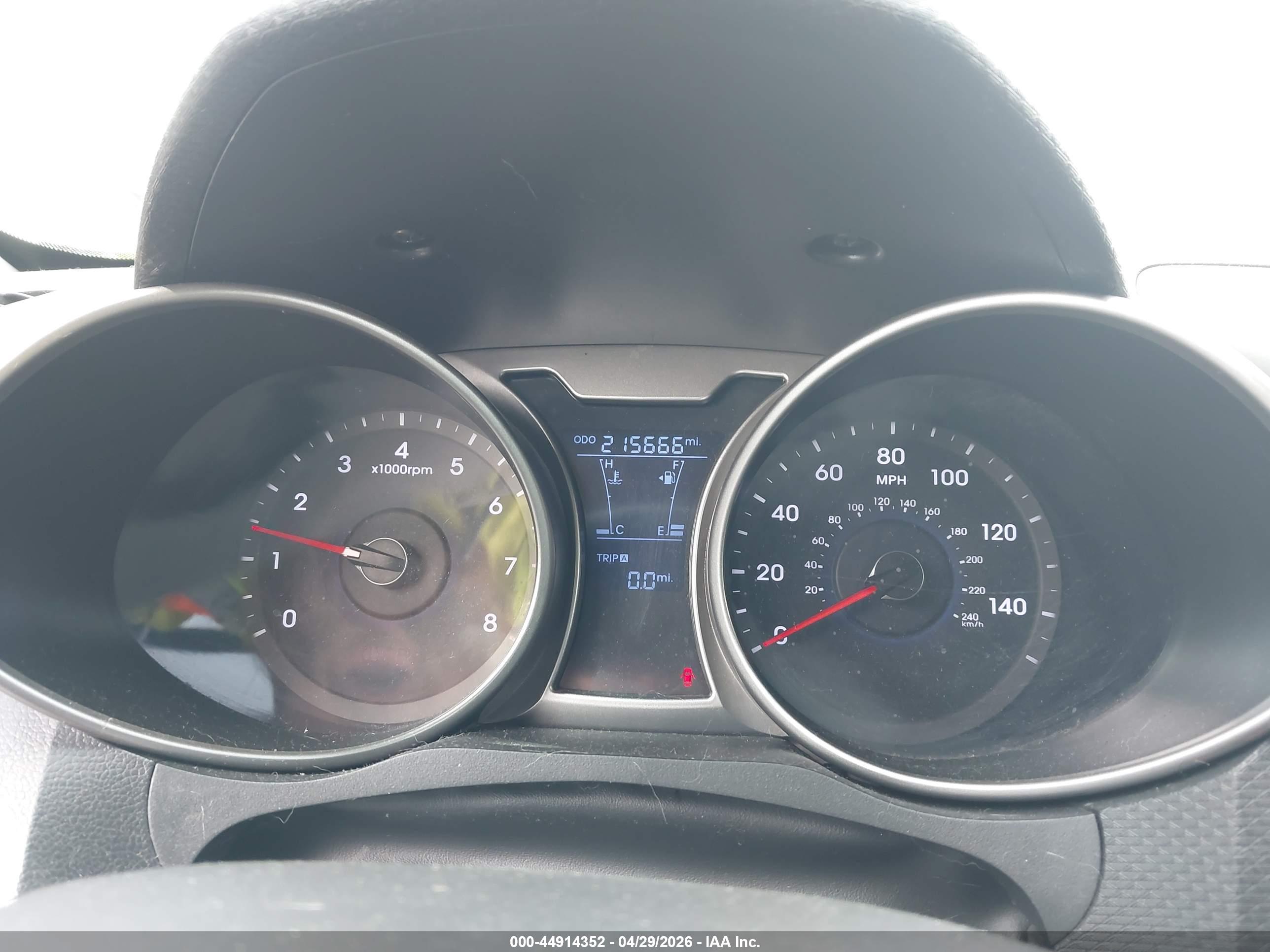 HYUNDAI VELOSTER image 7