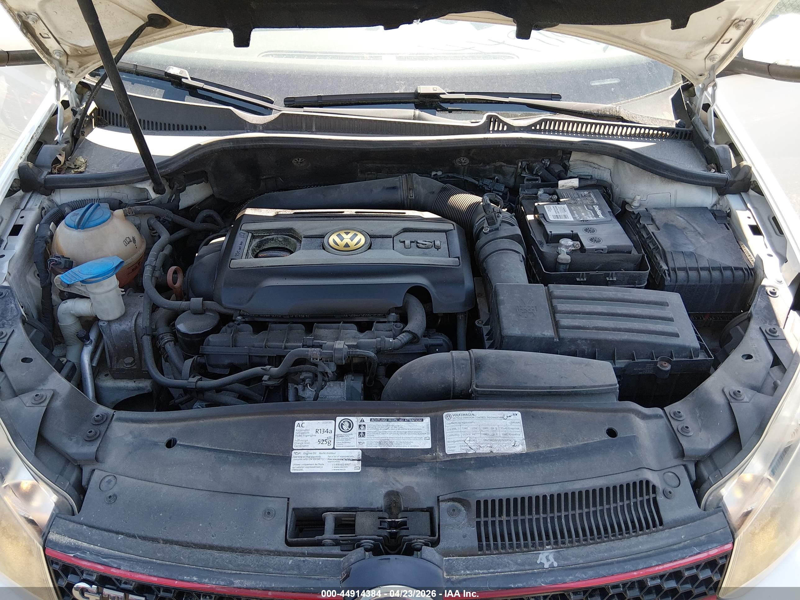 VOLKSWAGEN GTI image 10