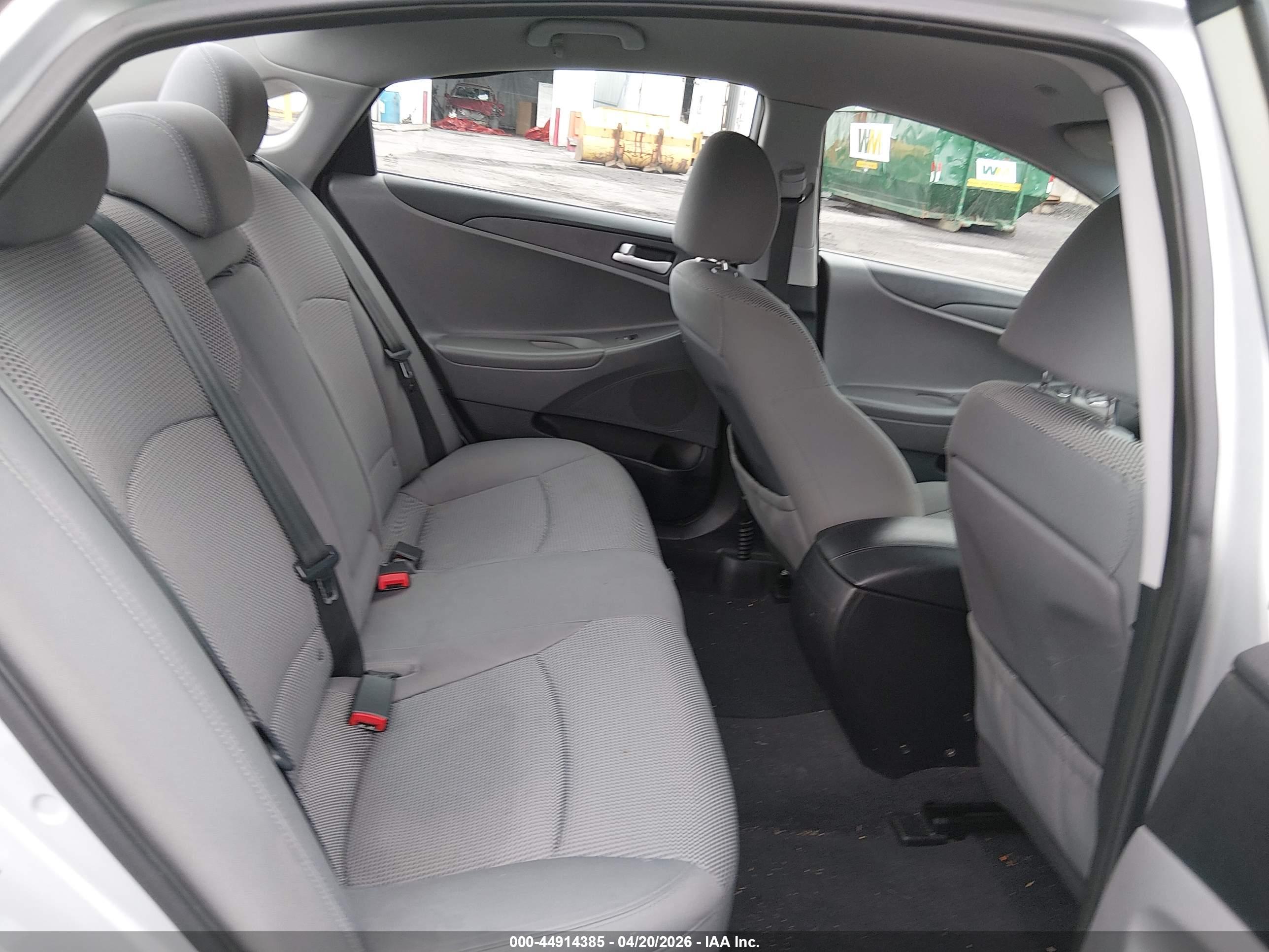 HYUNDAI SONATA image 8