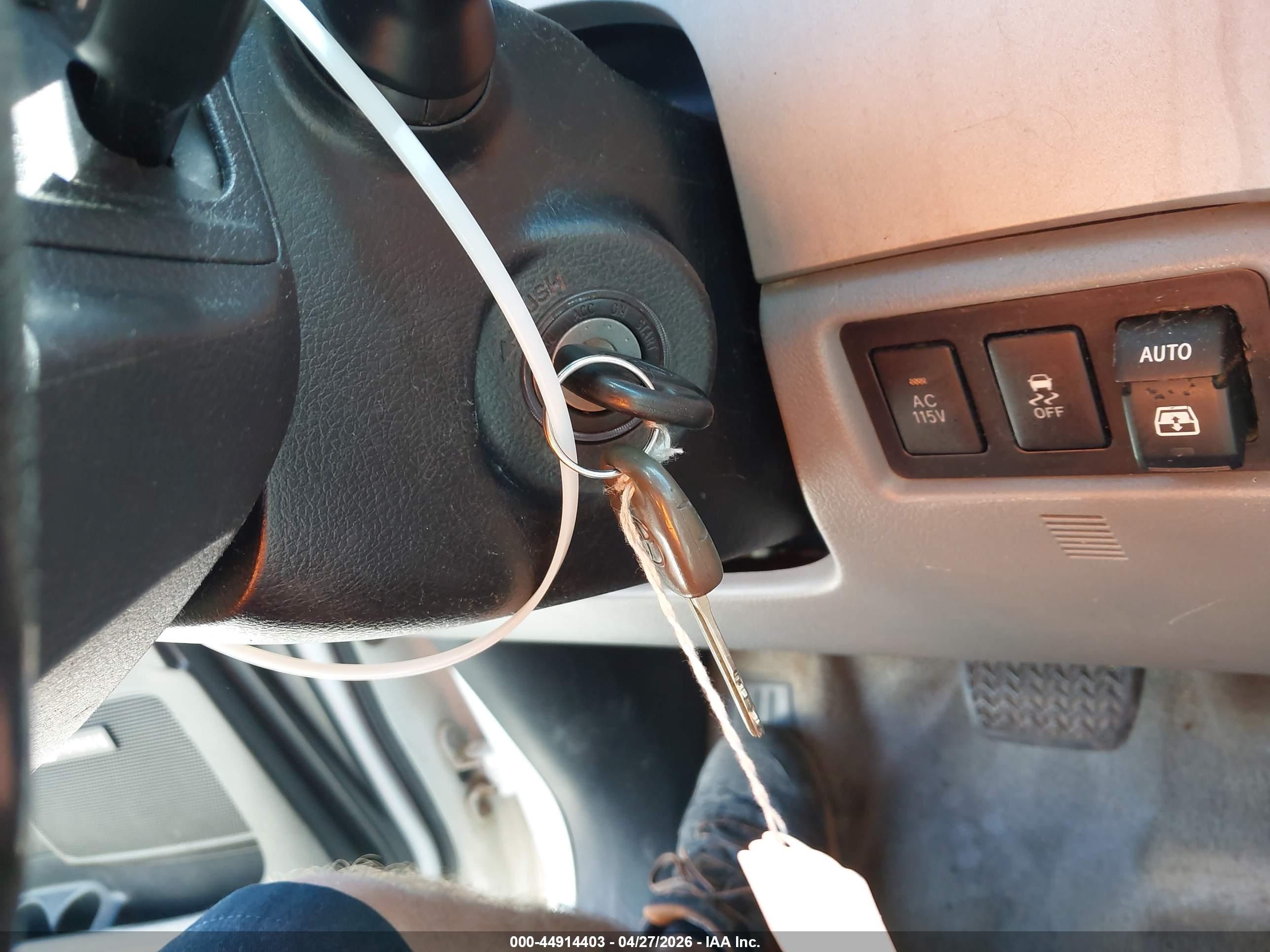 TOYOTA SEQUOIA image 11