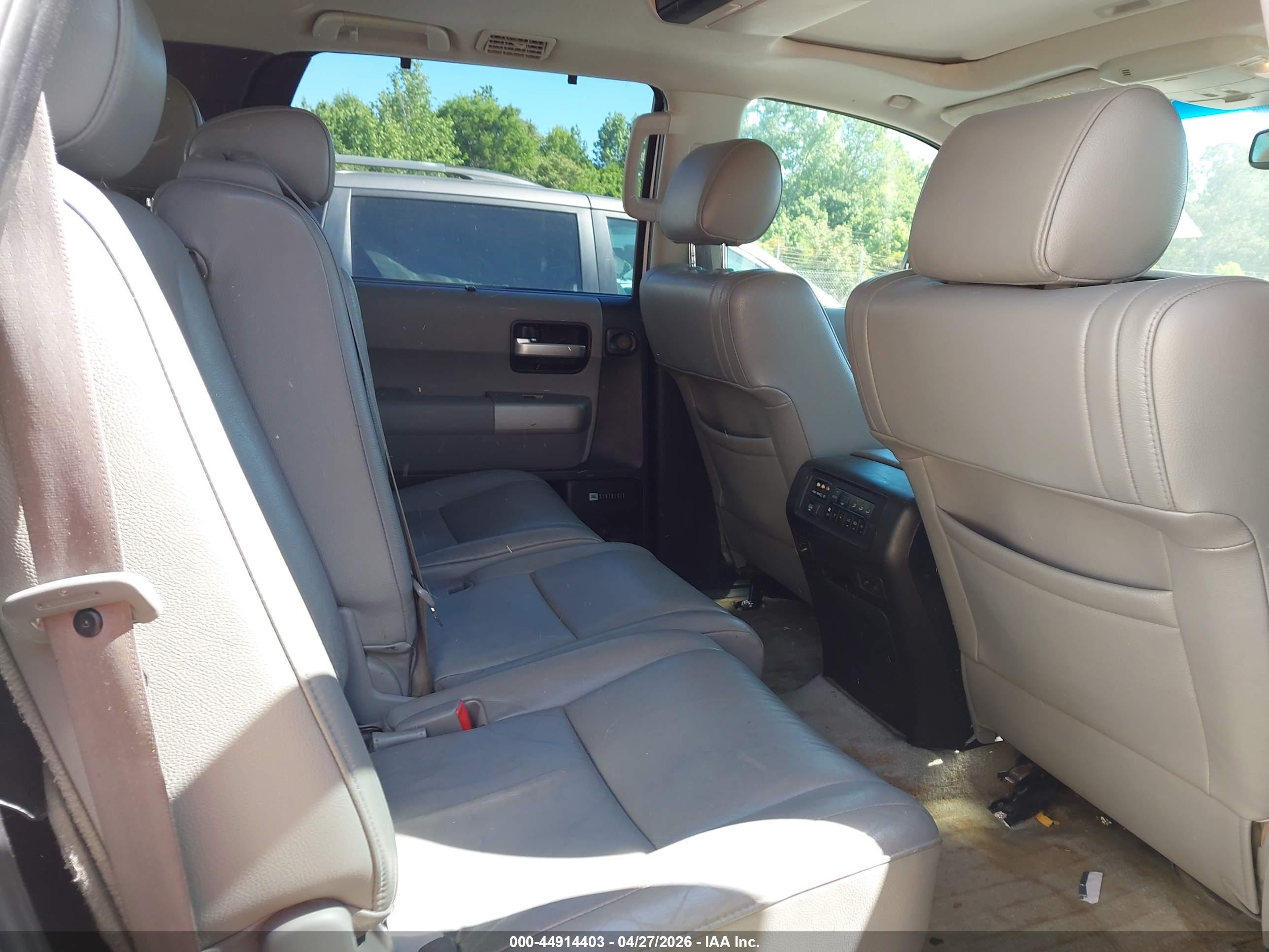TOYOTA SEQUOIA image 8