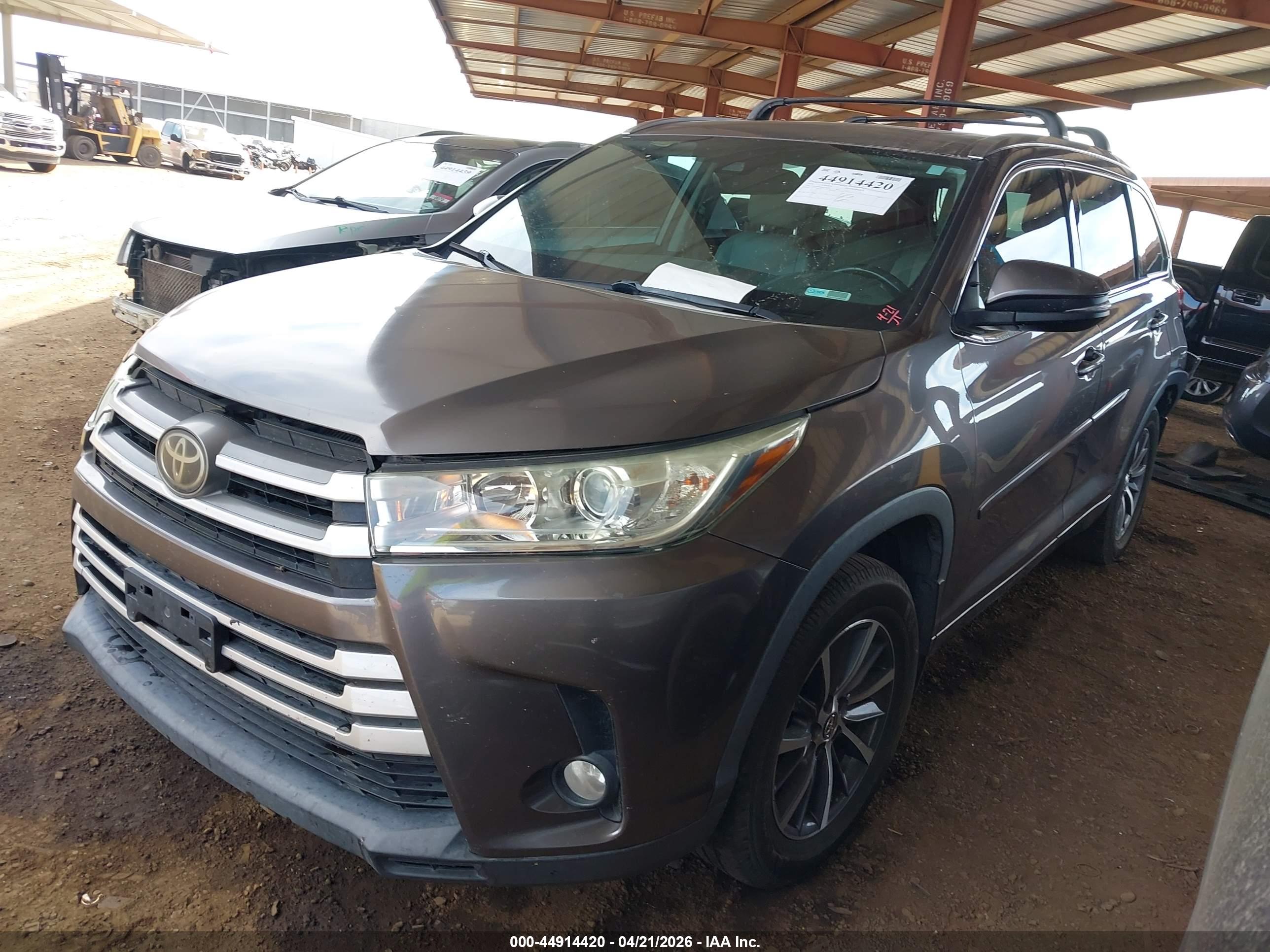 TOYOTA HIGHLANDER image 2