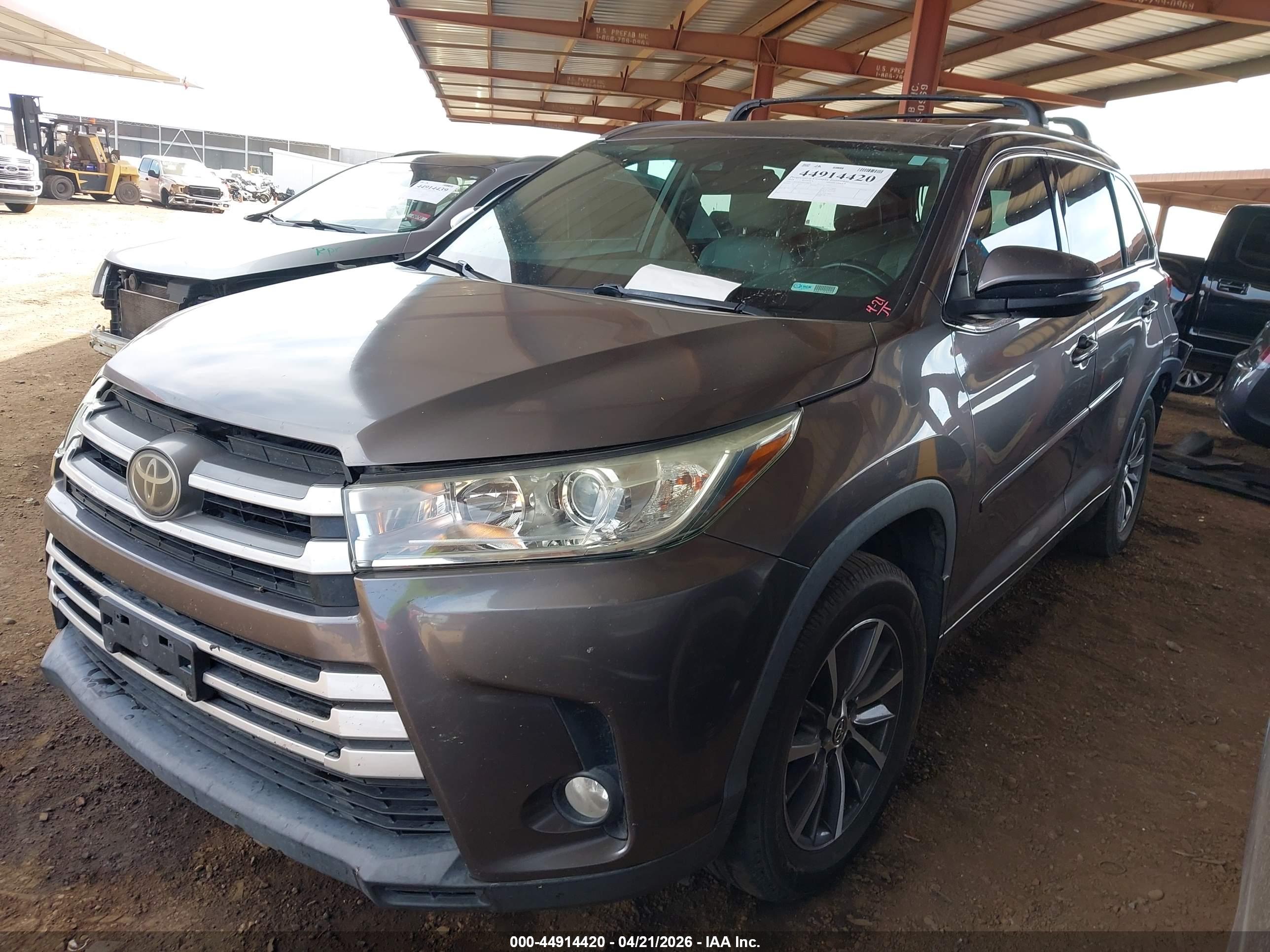 TOYOTA HIGHLANDER image 6