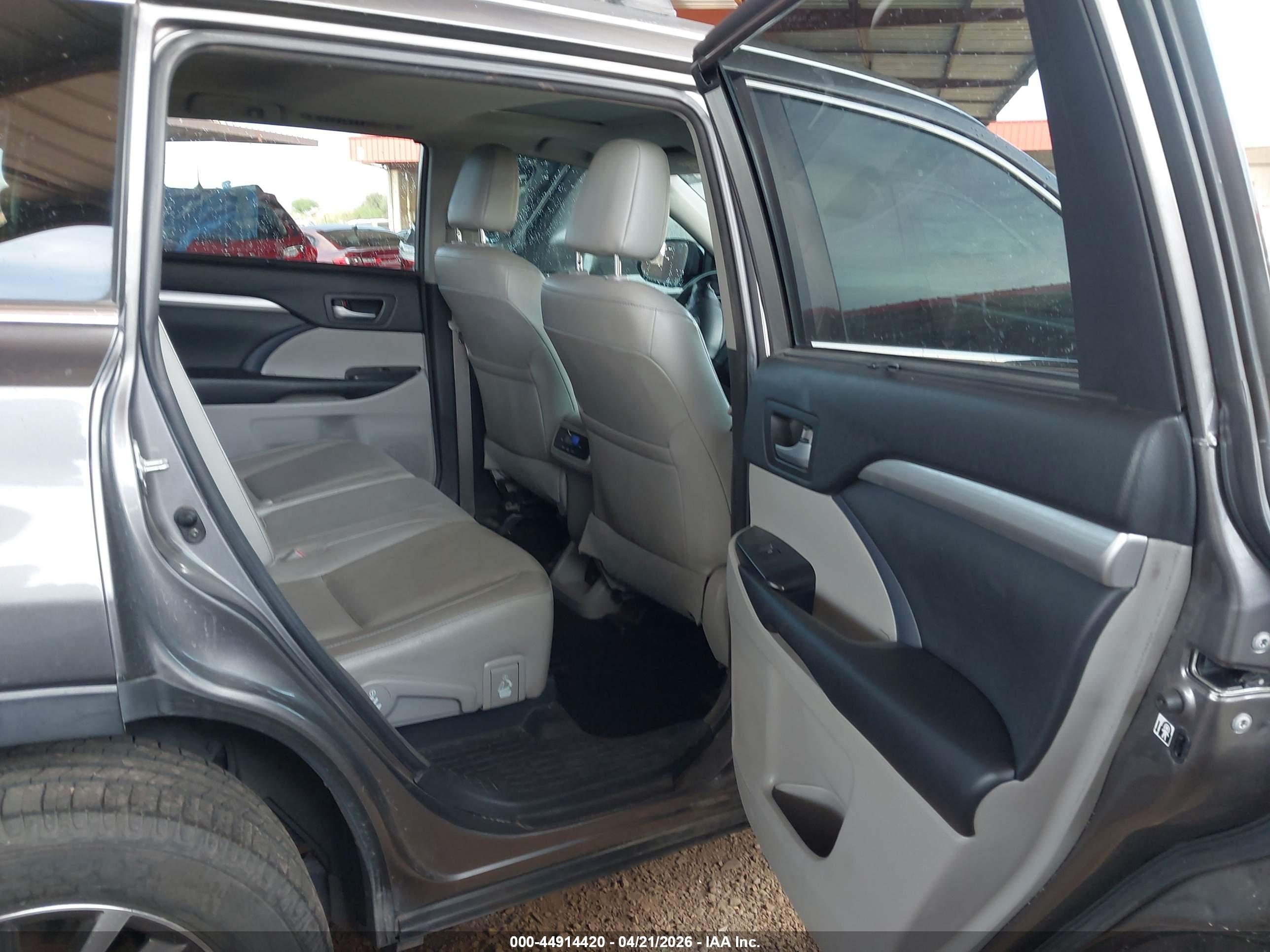 TOYOTA HIGHLANDER image 8