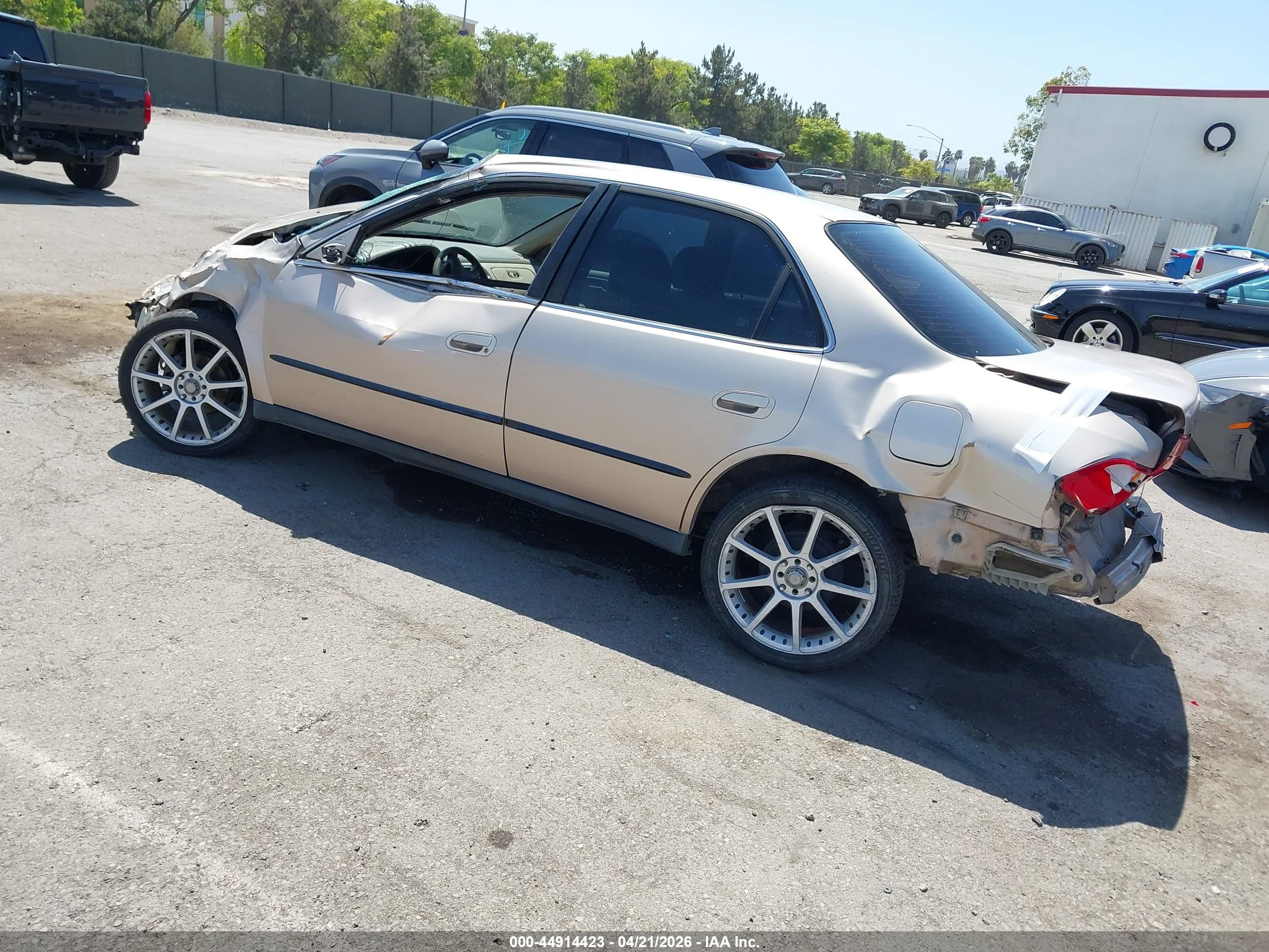 HONDA ACCORD image 3